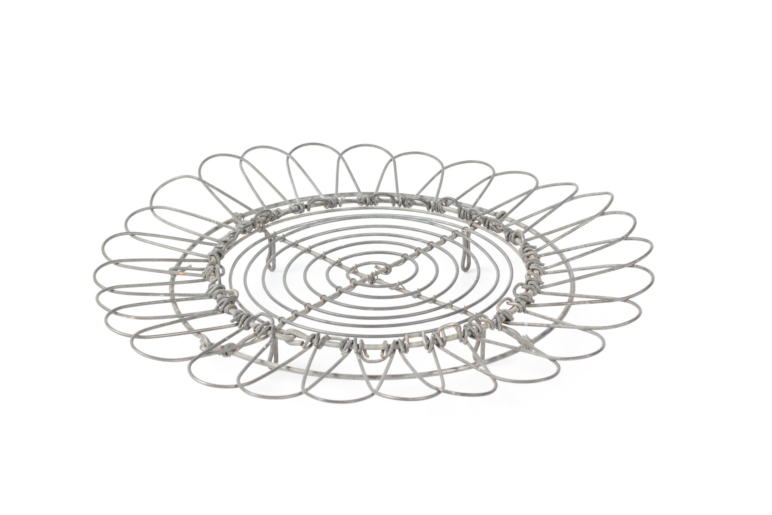 Wire cake stand