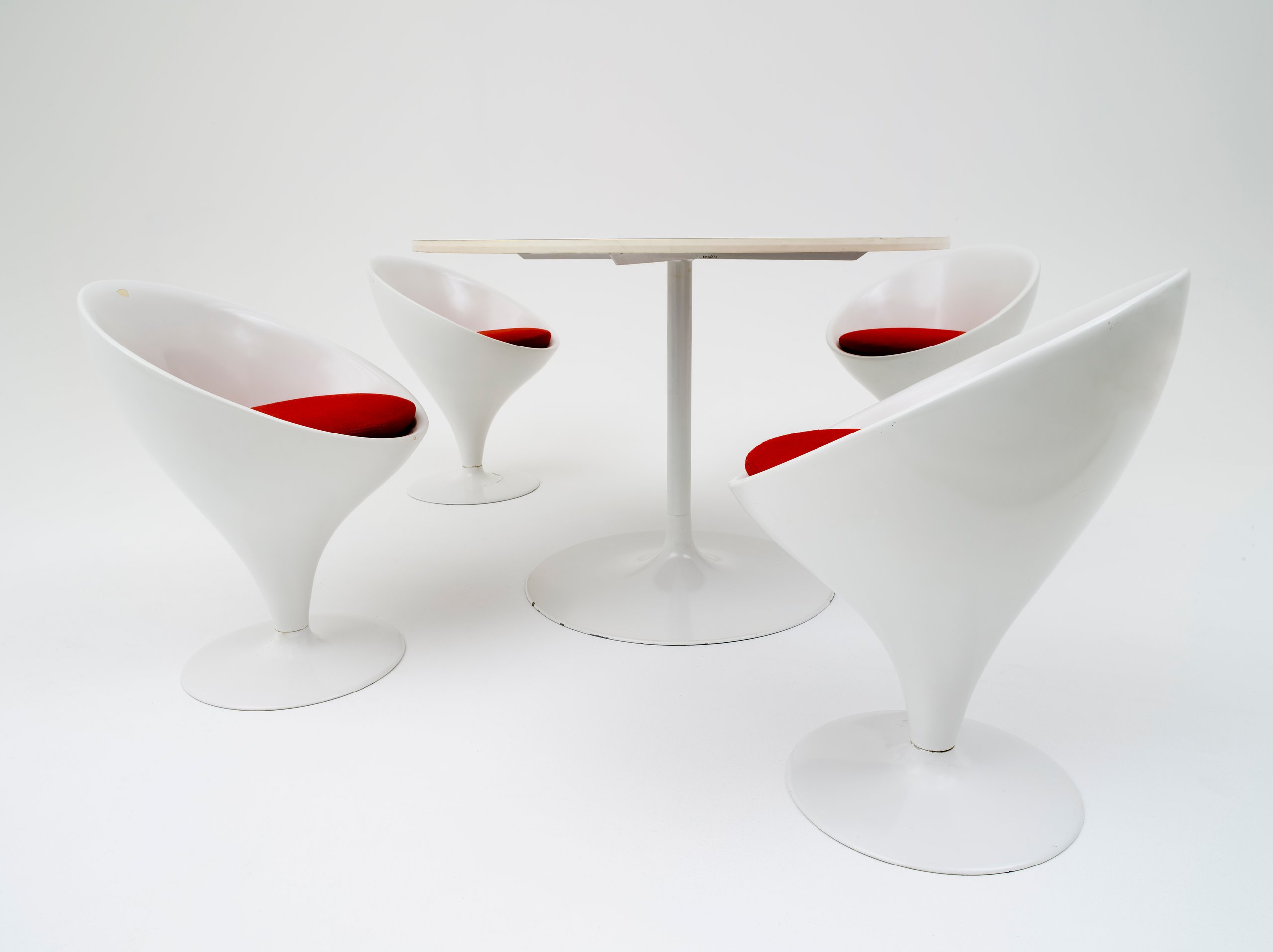 'Stem' dining setting by Grant and Mary Featherston