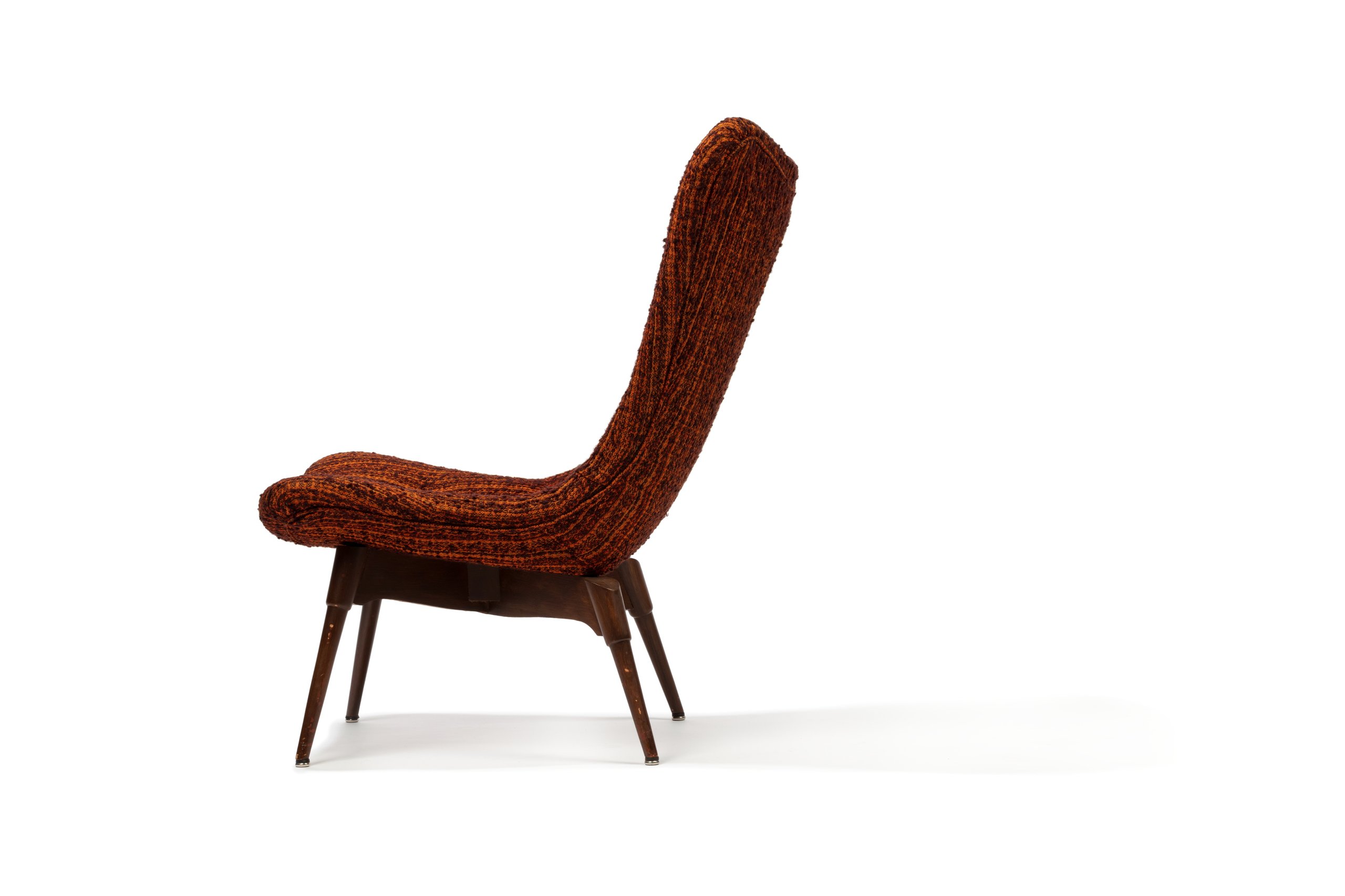 R152 chair designed by Grant Featherston