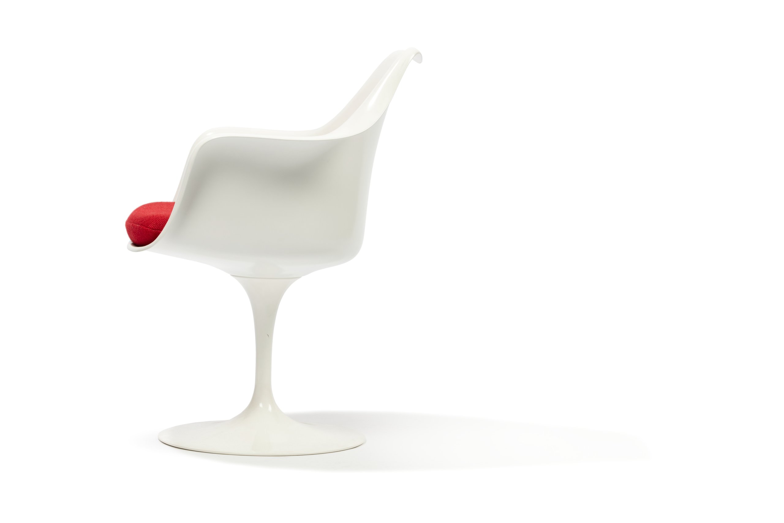'Tulip' chair by Eero Saarinen for Knoll International