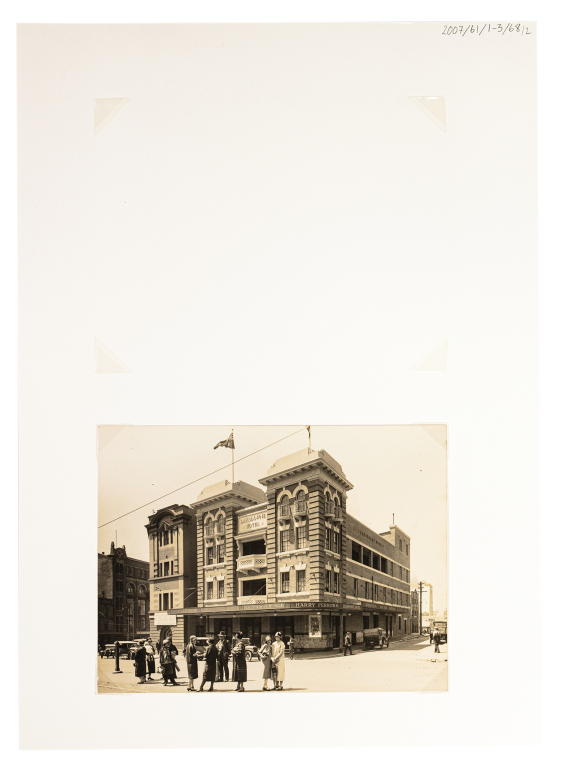 Photograph of Lansdowne Hotel exterior, Chippendale by Milton Kent