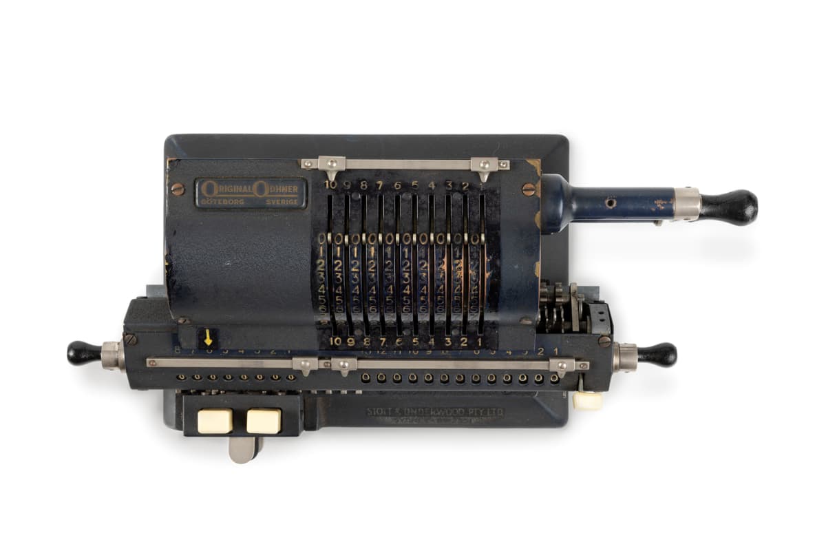 スウェーデン製　ヴィンテージ　機械式計算機　Original Odhner Powerhouse Collection - Original Odhner Pinwheel Calculator, 1948-1954