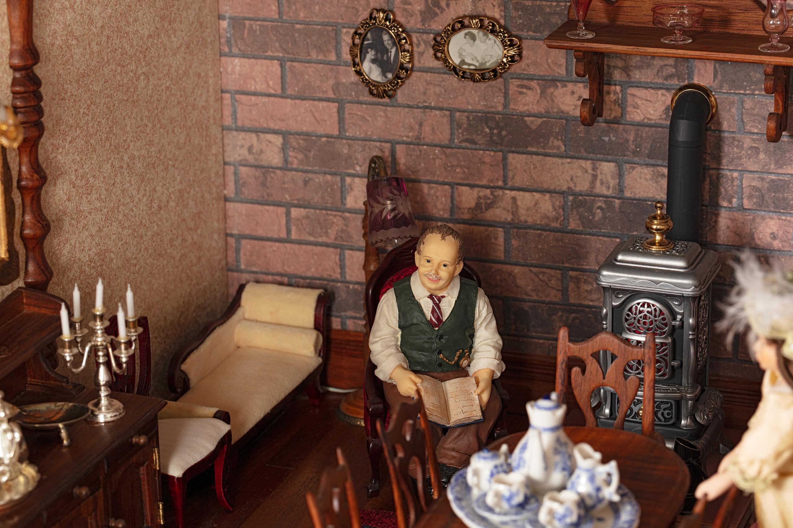 Collectors dolls house furniture discount