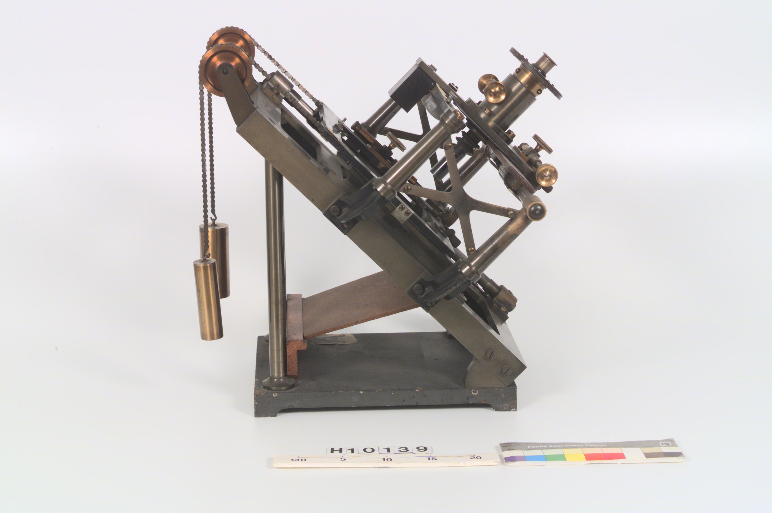 Astrographic plate measuring machine by Troughton and Simms