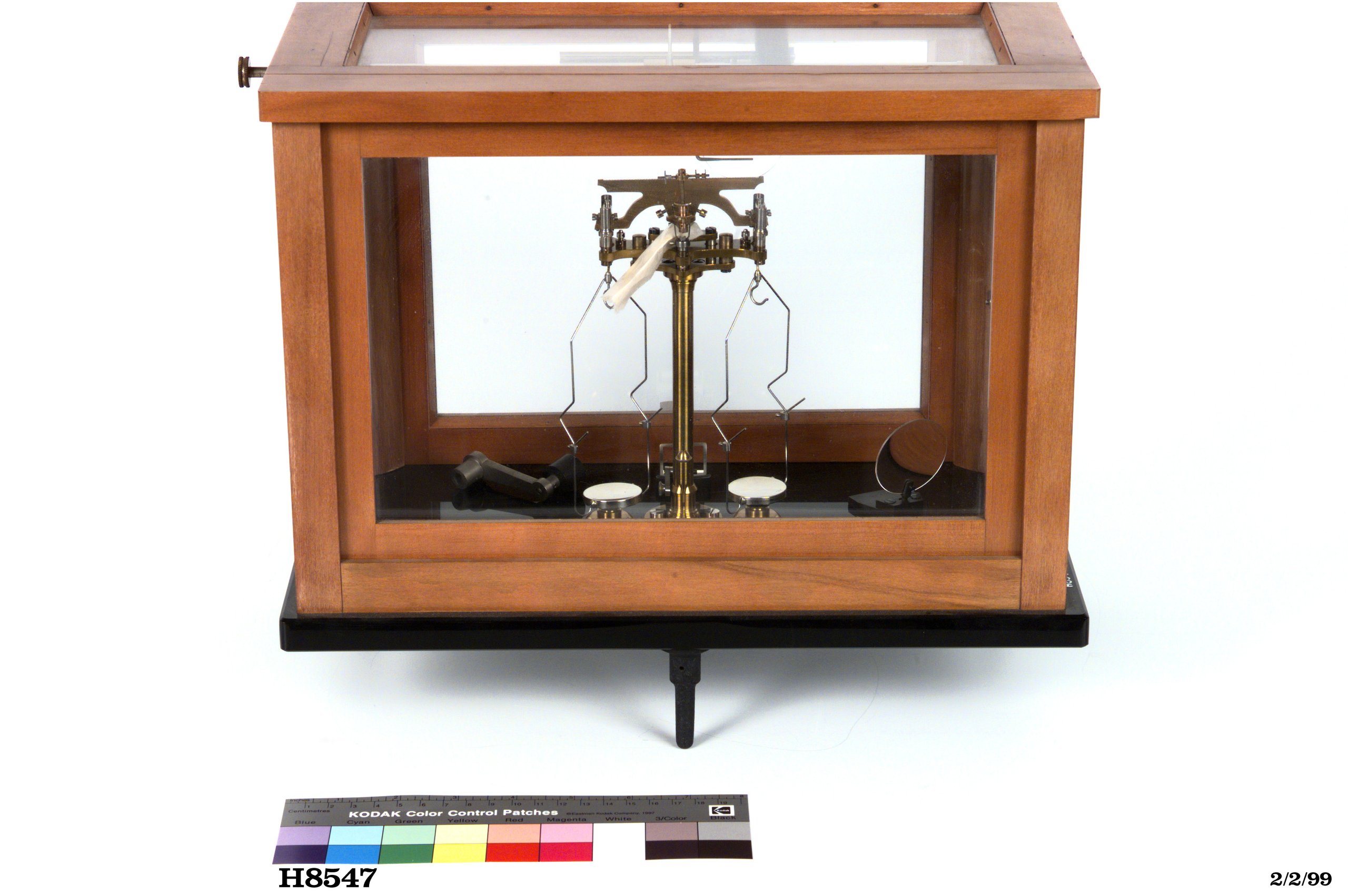 Analytical balance made by Paul Bunge
