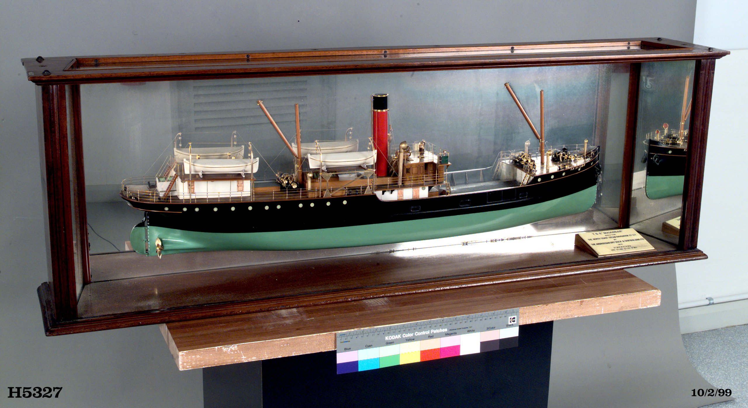 'Maianbar' half-ship model