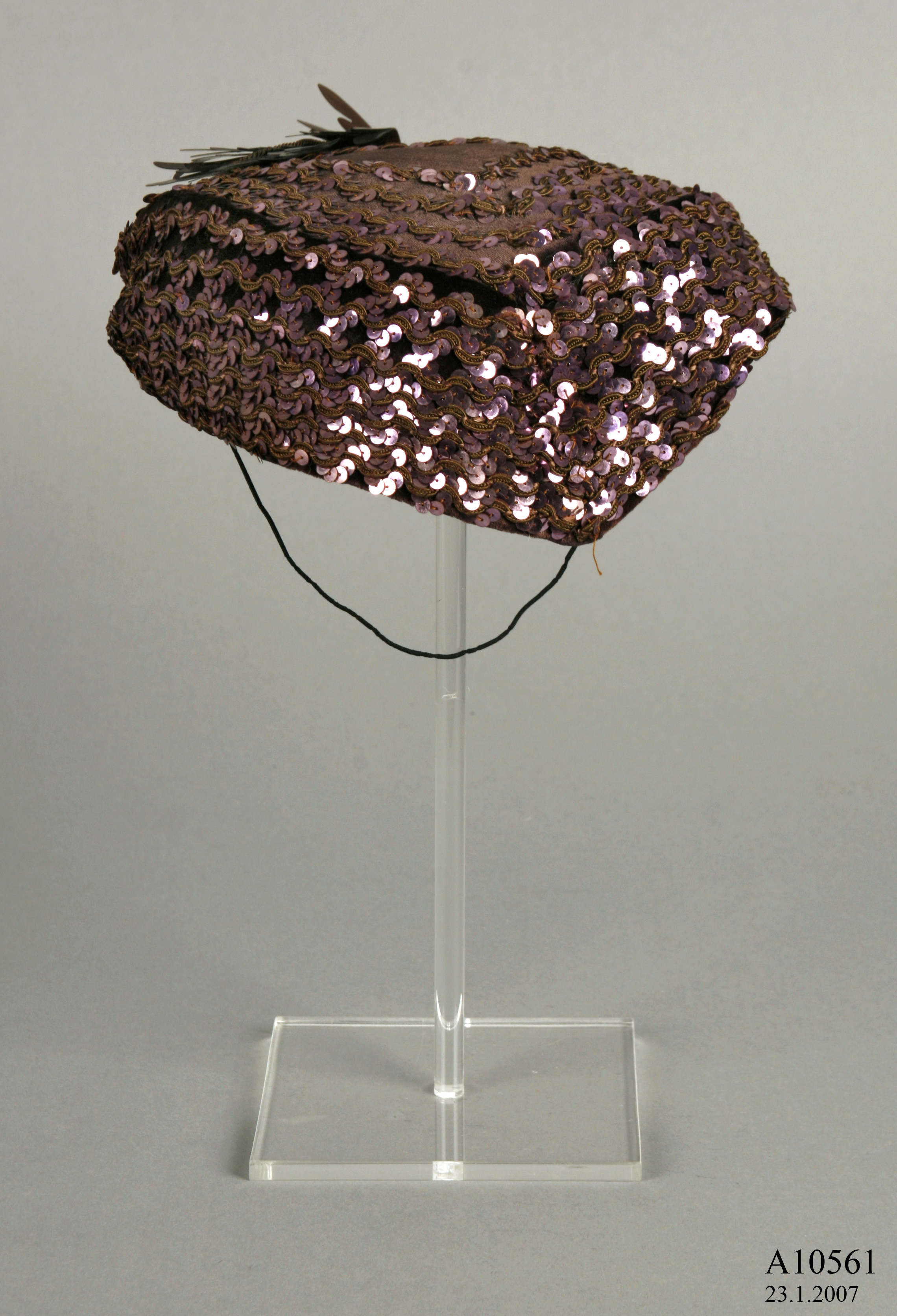 Women's cocktail hat of sequins