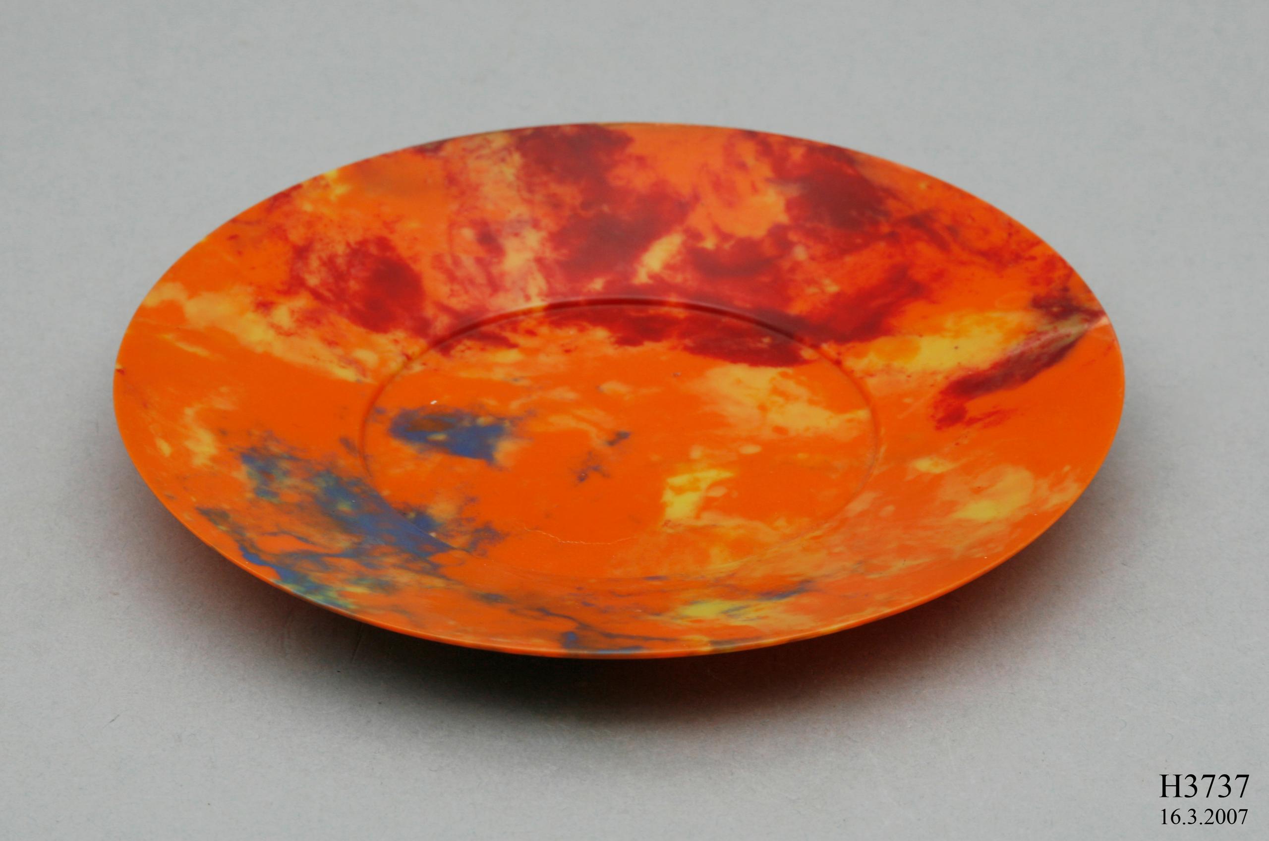 'Harlequin' dessert plate