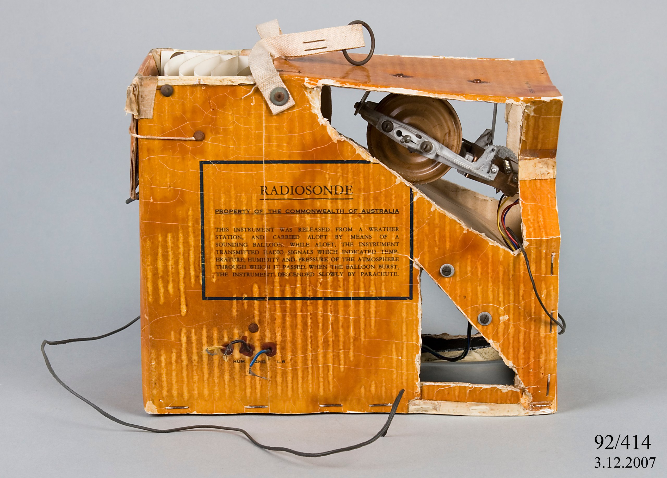 AWA radiosonde atmospheric measuring instrument