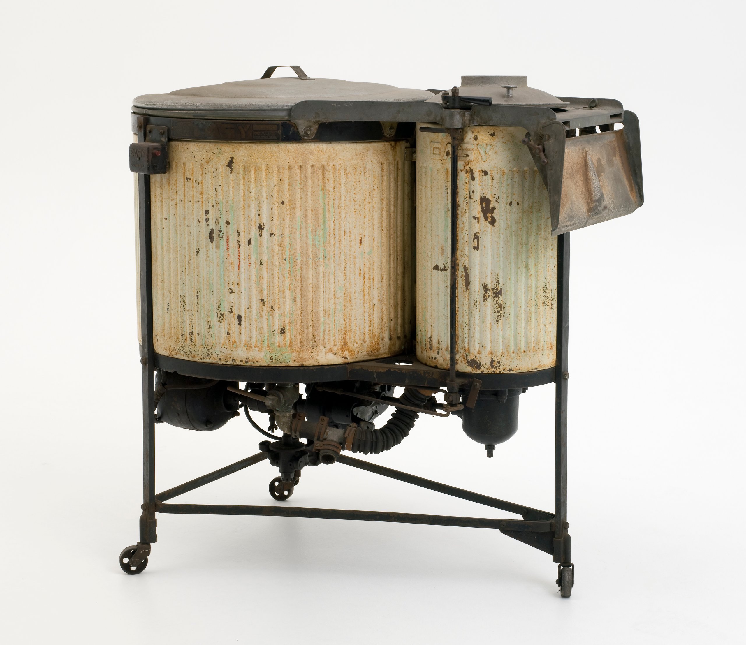 'Easy' electric washing machine made by Syracuse Washing Machine Corp., New York, USA, after 1912
