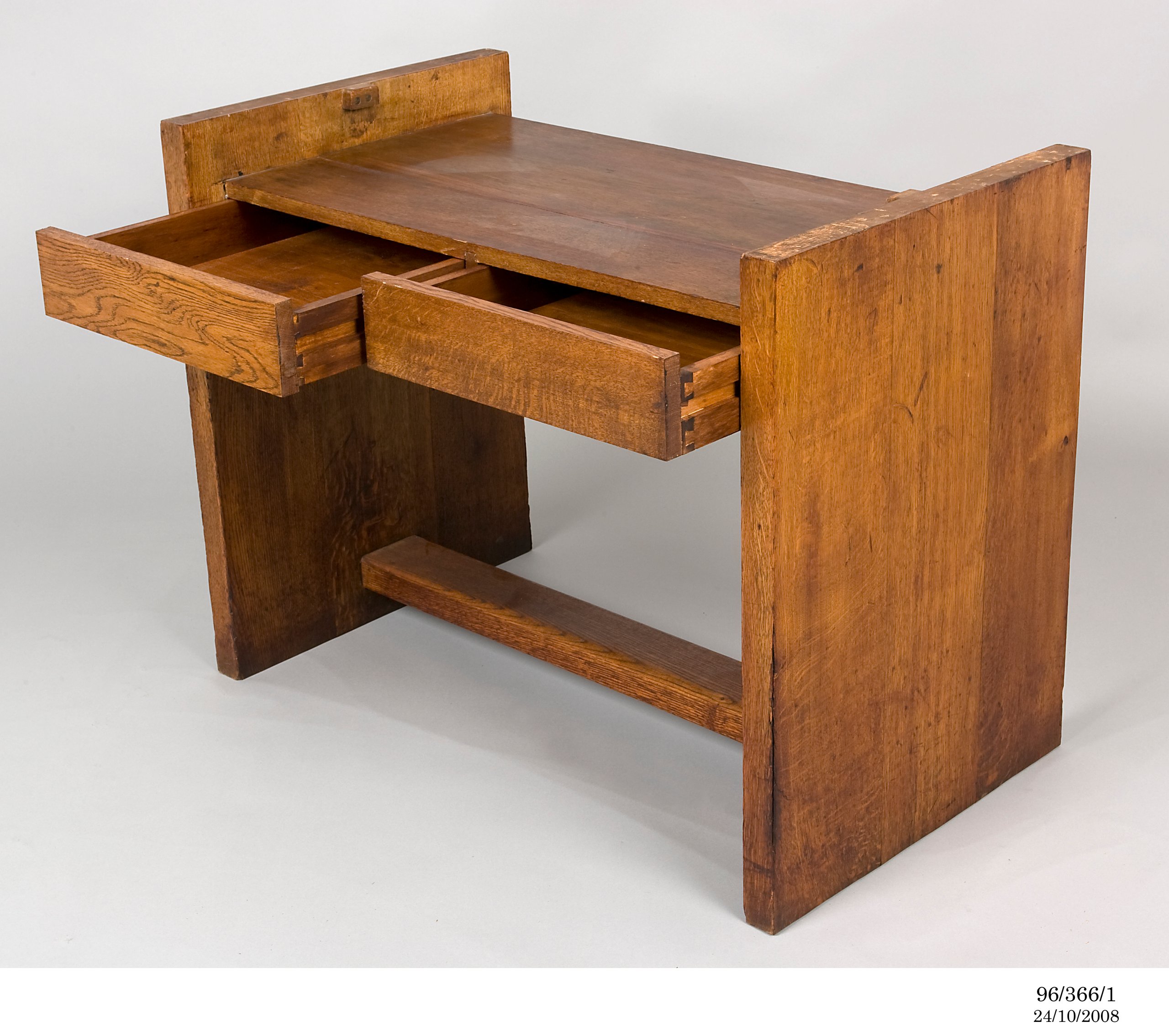 Study table designed by Marion Mahony and Walter Burley Griffin