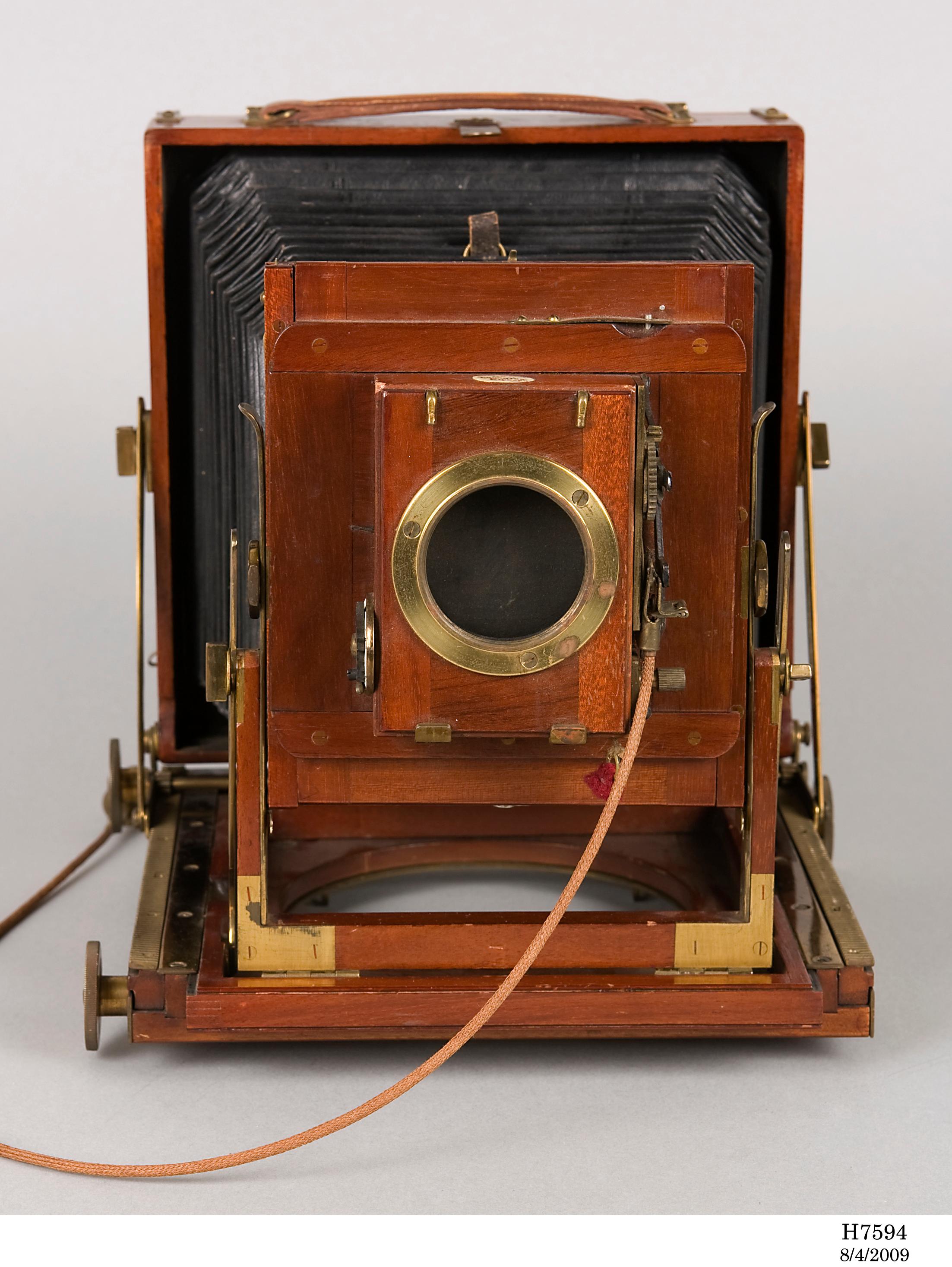 Powerhouse Collection - 'Royal Favorite' Field Camera, 1908