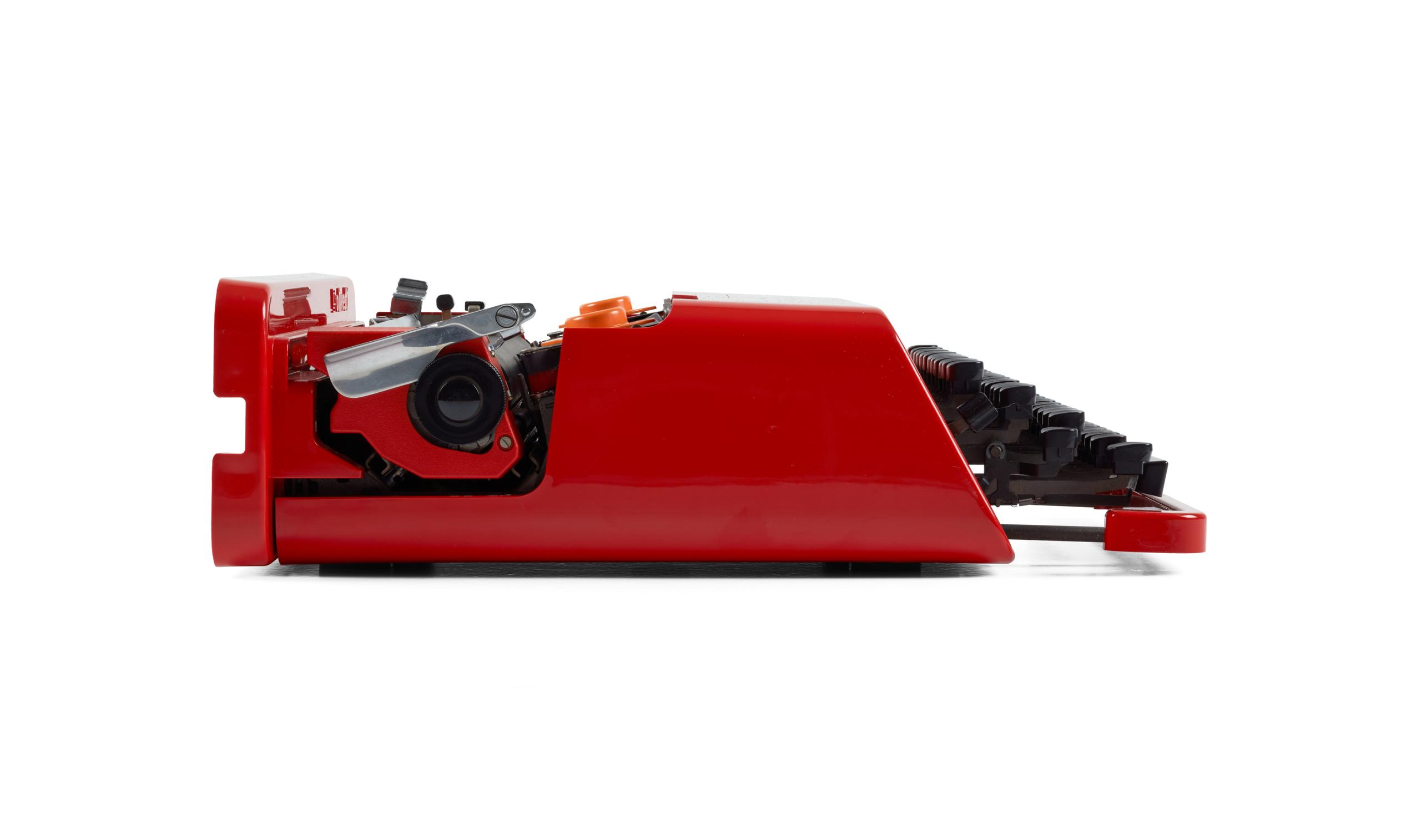 Powerhouse Collection - 'Valentine' portable typewriter by