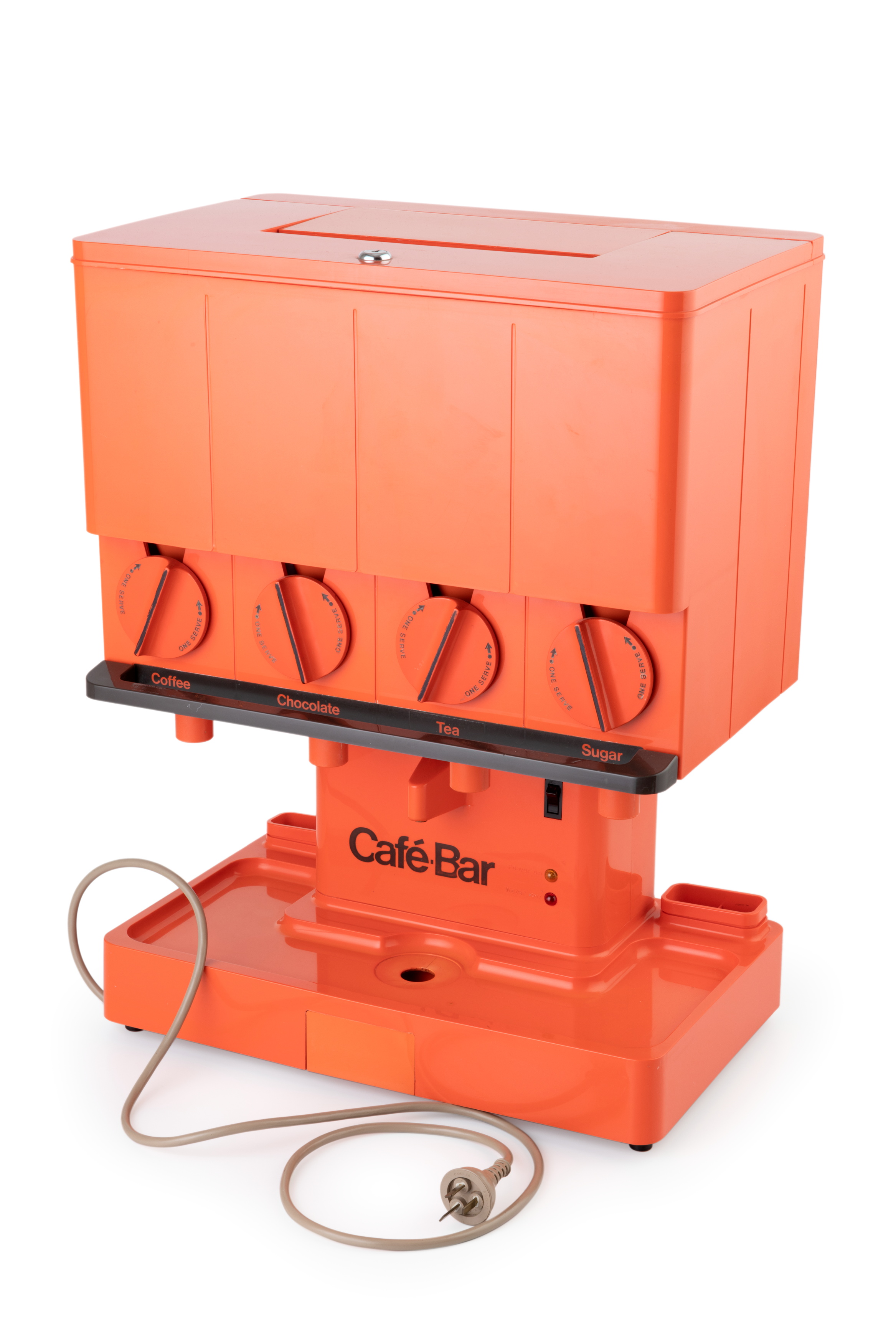 'Cafe Bar Compact' hot drink dispensing machine by Nielsen Design Associates and Cafe Bar International