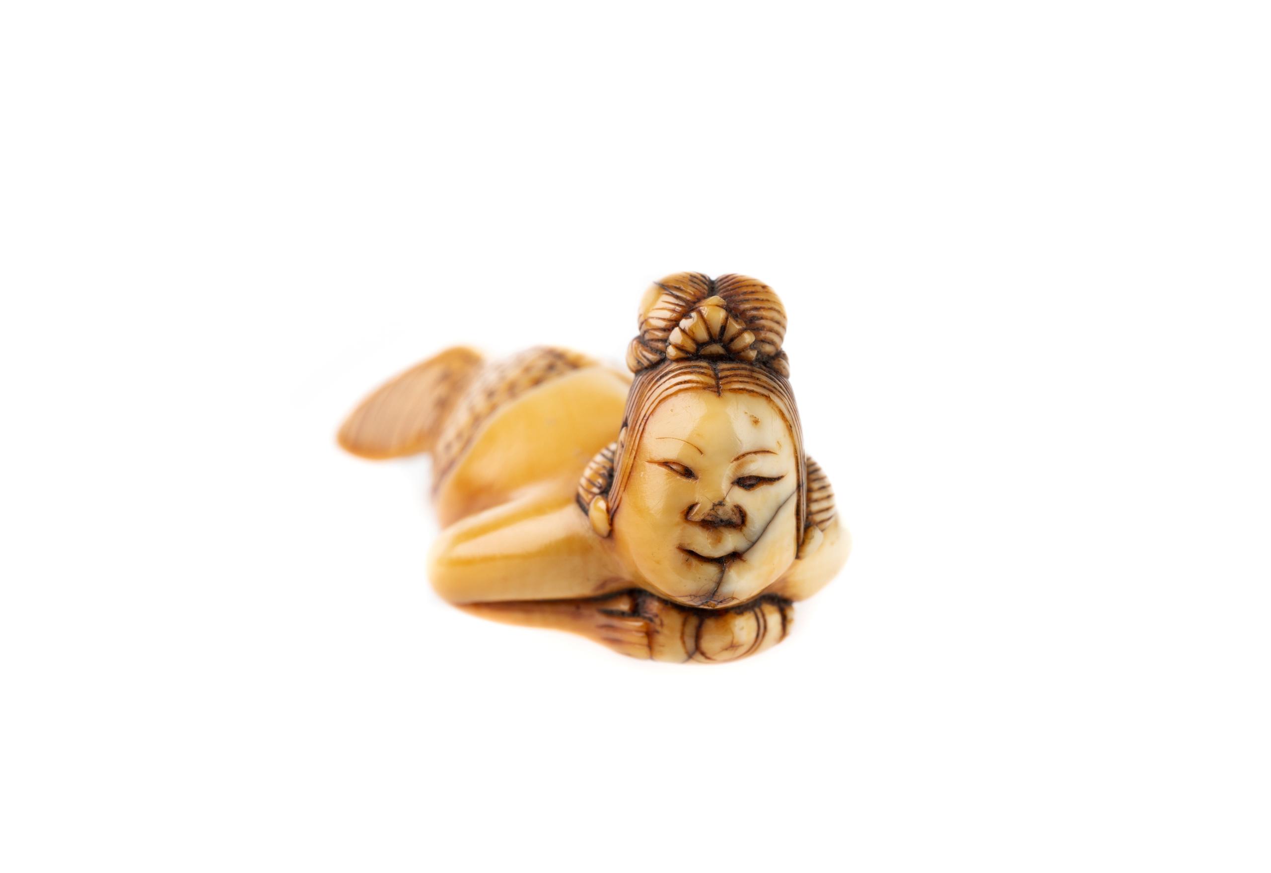 『人魚』 根付 　　（提げ物 /緒締め /帯留め /Netsuke） Powerhouse Collection - 'Mermaid' netsuke hand carved in Japan
