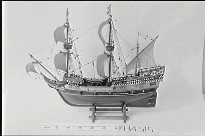 Ship model, the "Mayflower", 1620 galleon.