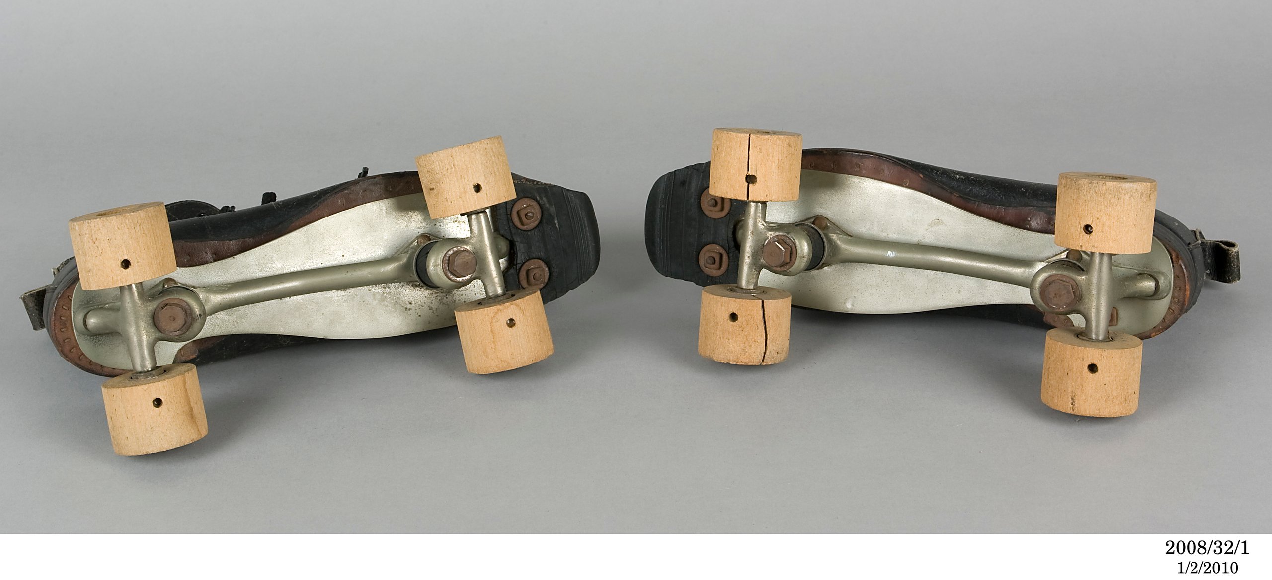 Mens rollerskates from Australia