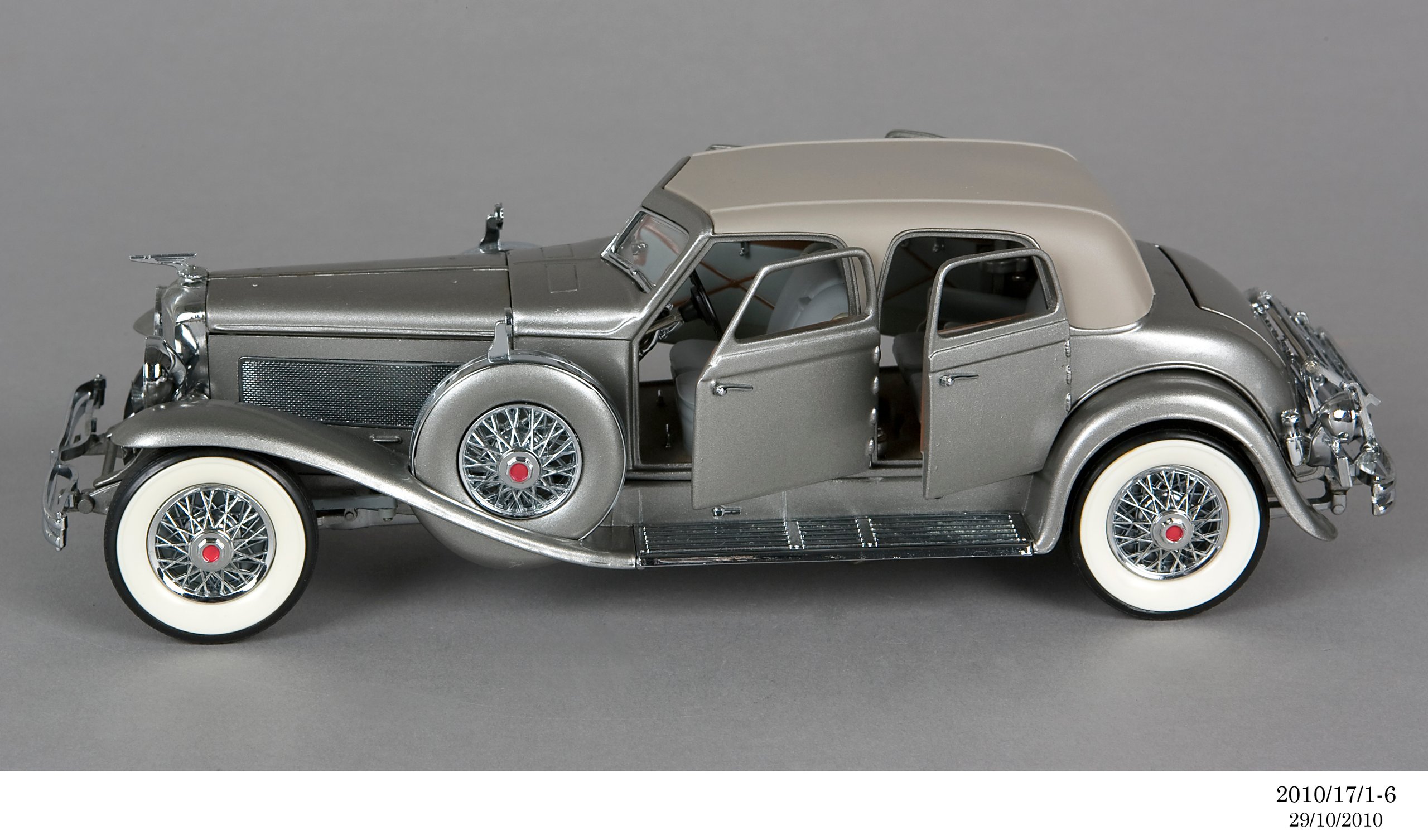 Model of 1933 Duesenberg SJ 'Twenty Grand'