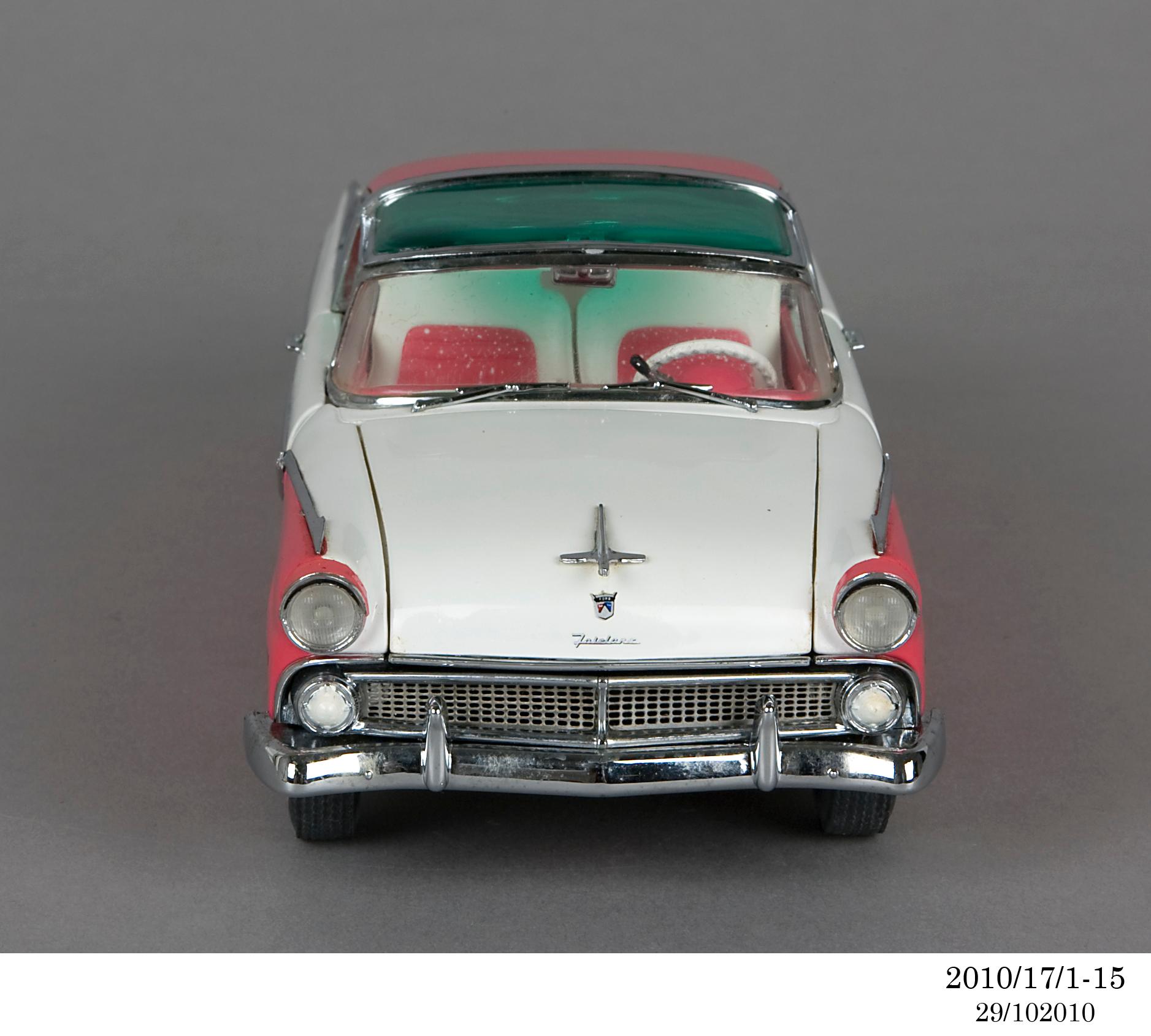 Powerhouse Collection - Model of 1955 Ford Fairlane Crown Victoria
