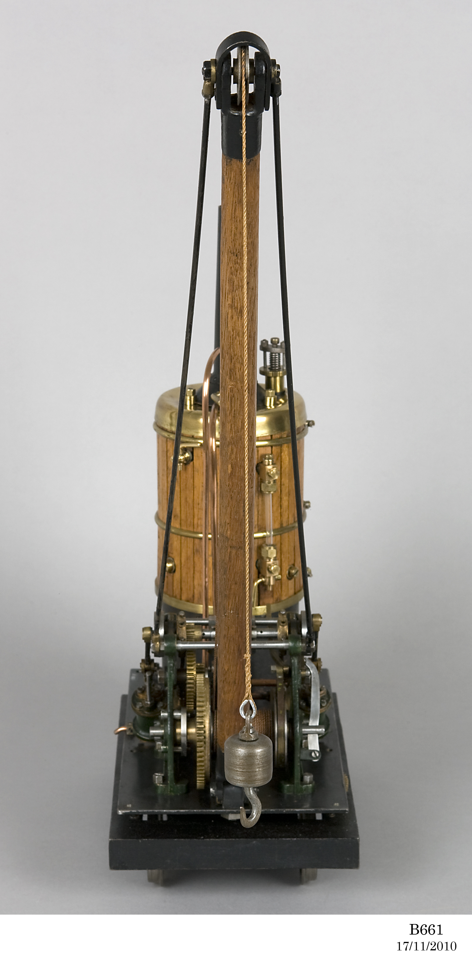 Model mobile steam crane