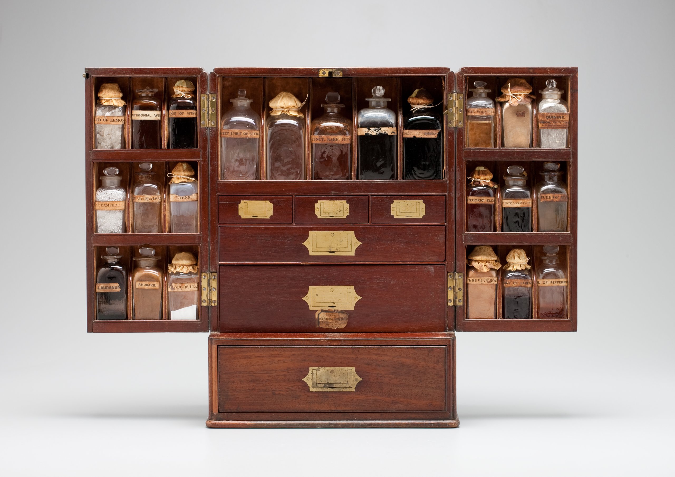 Domestic medicine chest