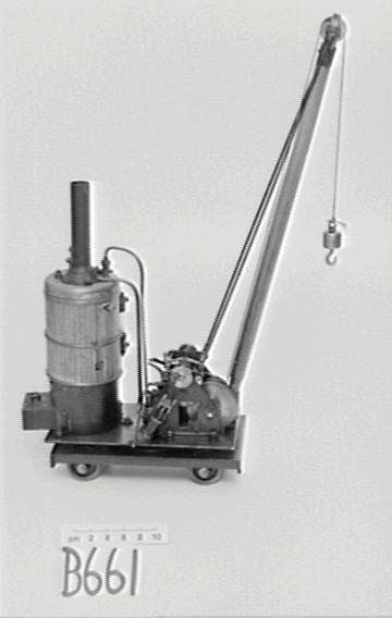 Model mobile steam crane