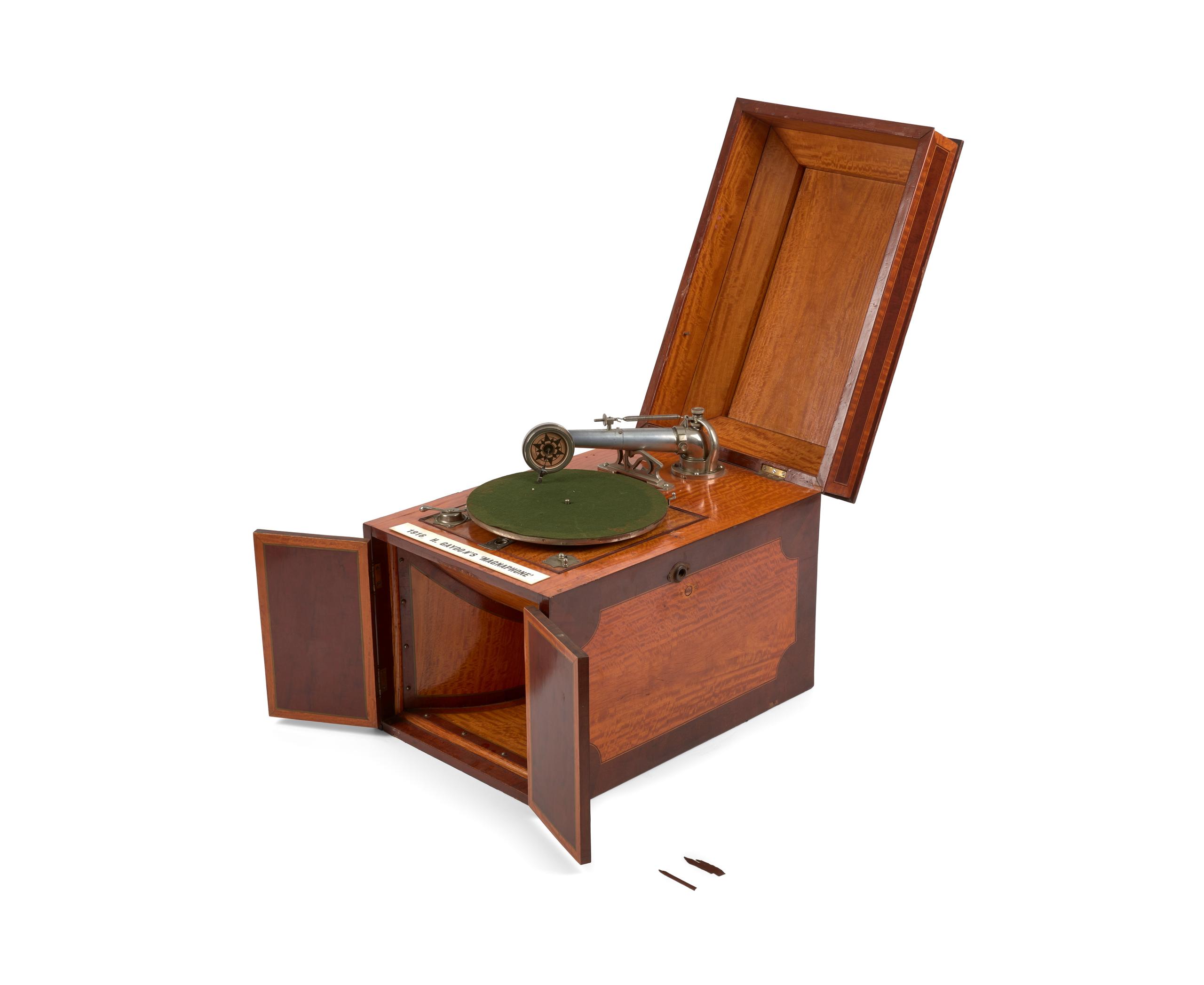 Powerhouse Collection - Gramophone disc 'Magnaphone' from England