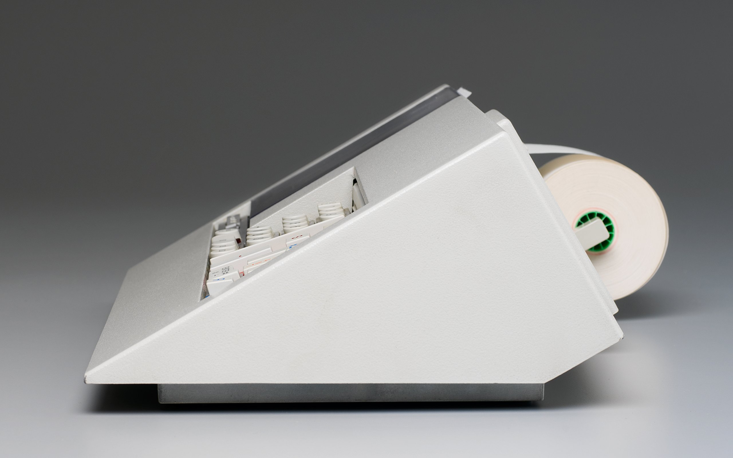 Olivetti Logos 55 desk top calculator