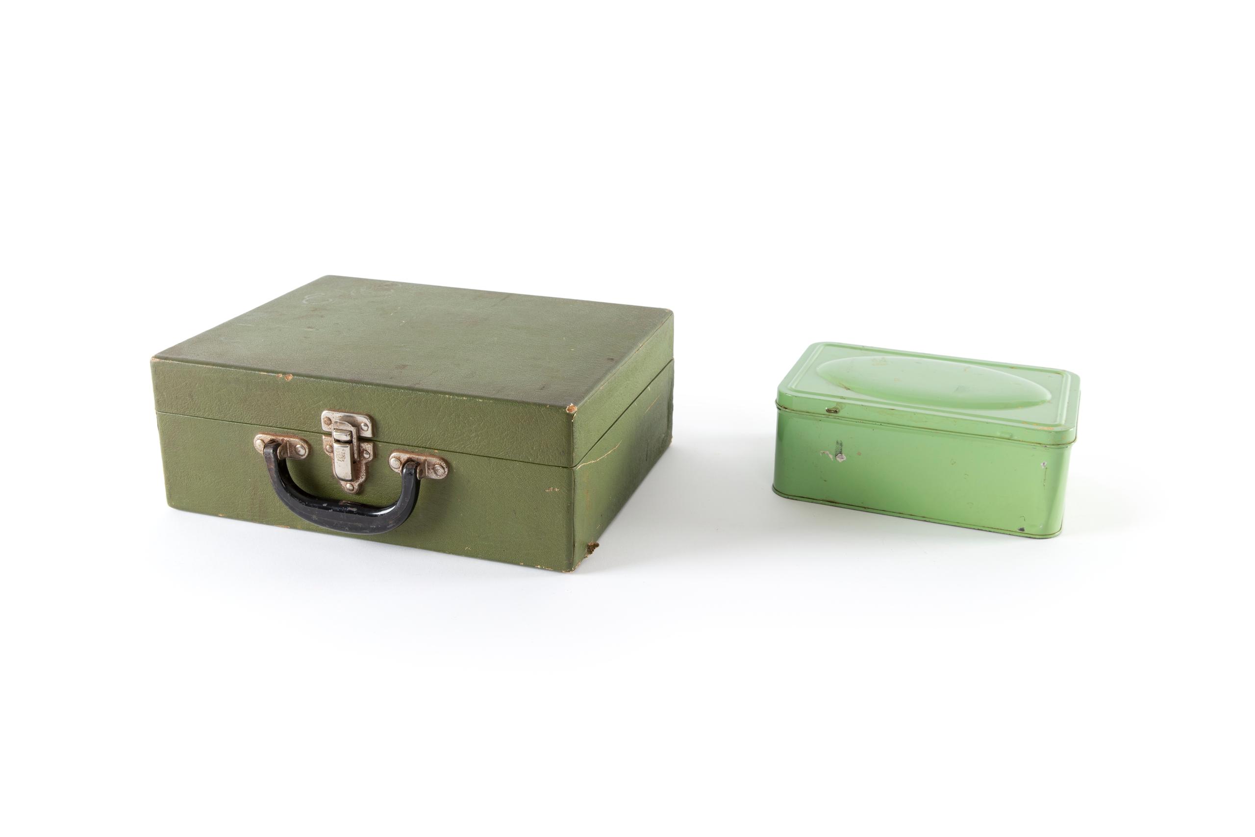 Powerhouse Collection - ⁨Picnic case and contents⁩, 1950s