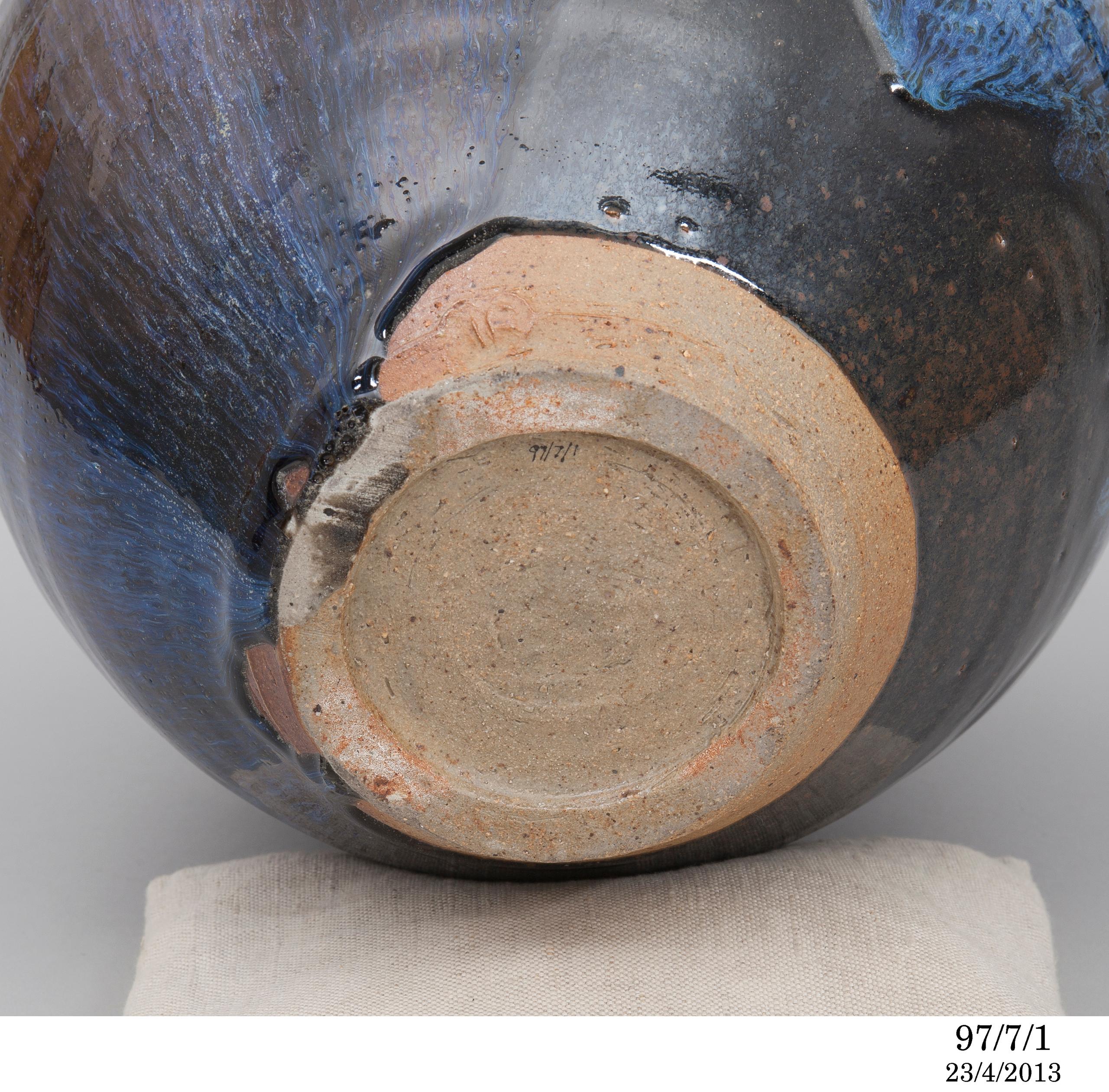 Playing with Clay DVD Peter Rushforth　陶芸 Powerhouse Collection - Pot by Peter Rushforth, 1996
