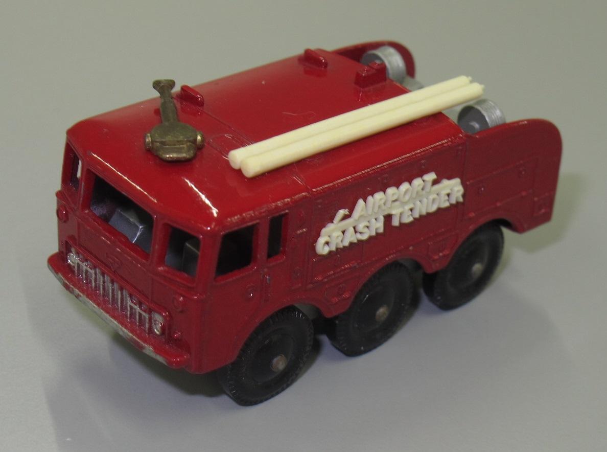 MATCHBOX N°63 FOAMITE CRASH TENDER 1964 hqdefault.jpg