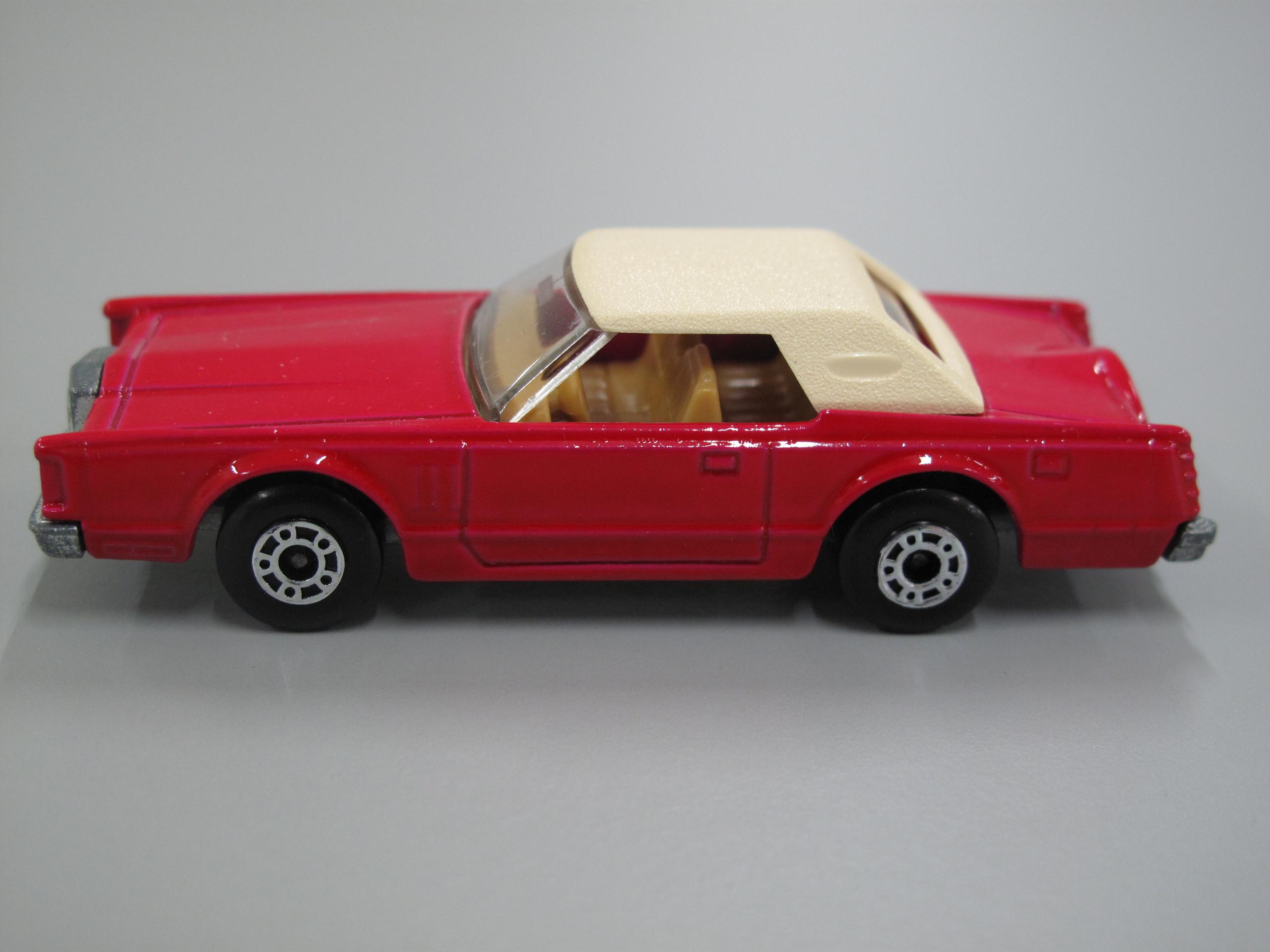 Powerhouse Collection - Matchbox car 'Lincoln Continental'