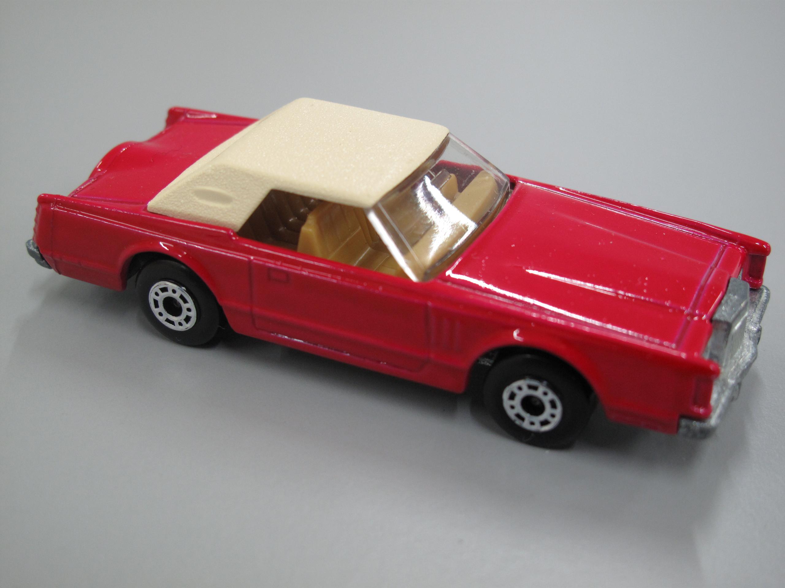 Powerhouse Collection - Matchbox car 'Lincoln Continental'