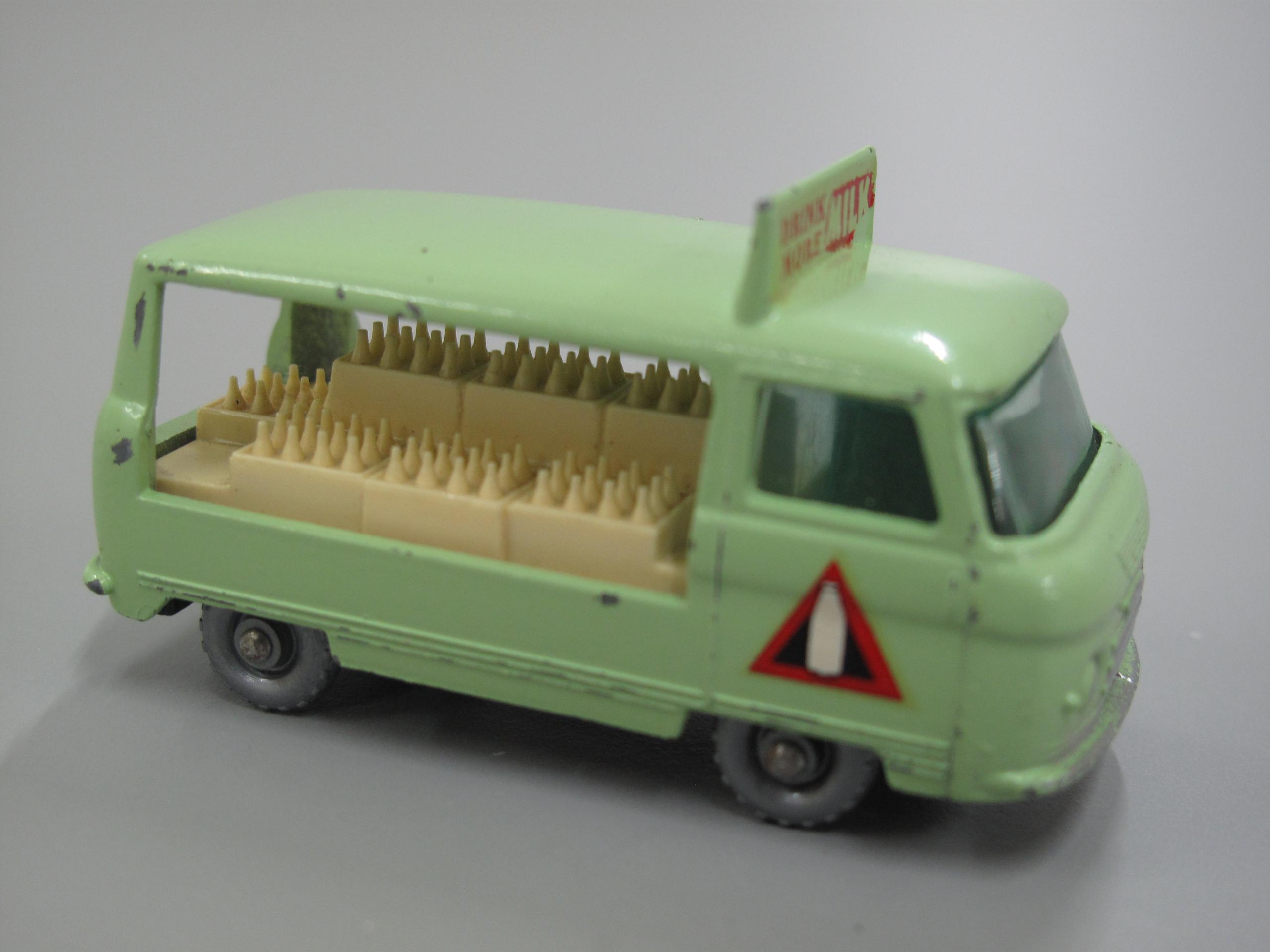 Powerhouse Collection - Toy Matchbox No.21 Commer milk van