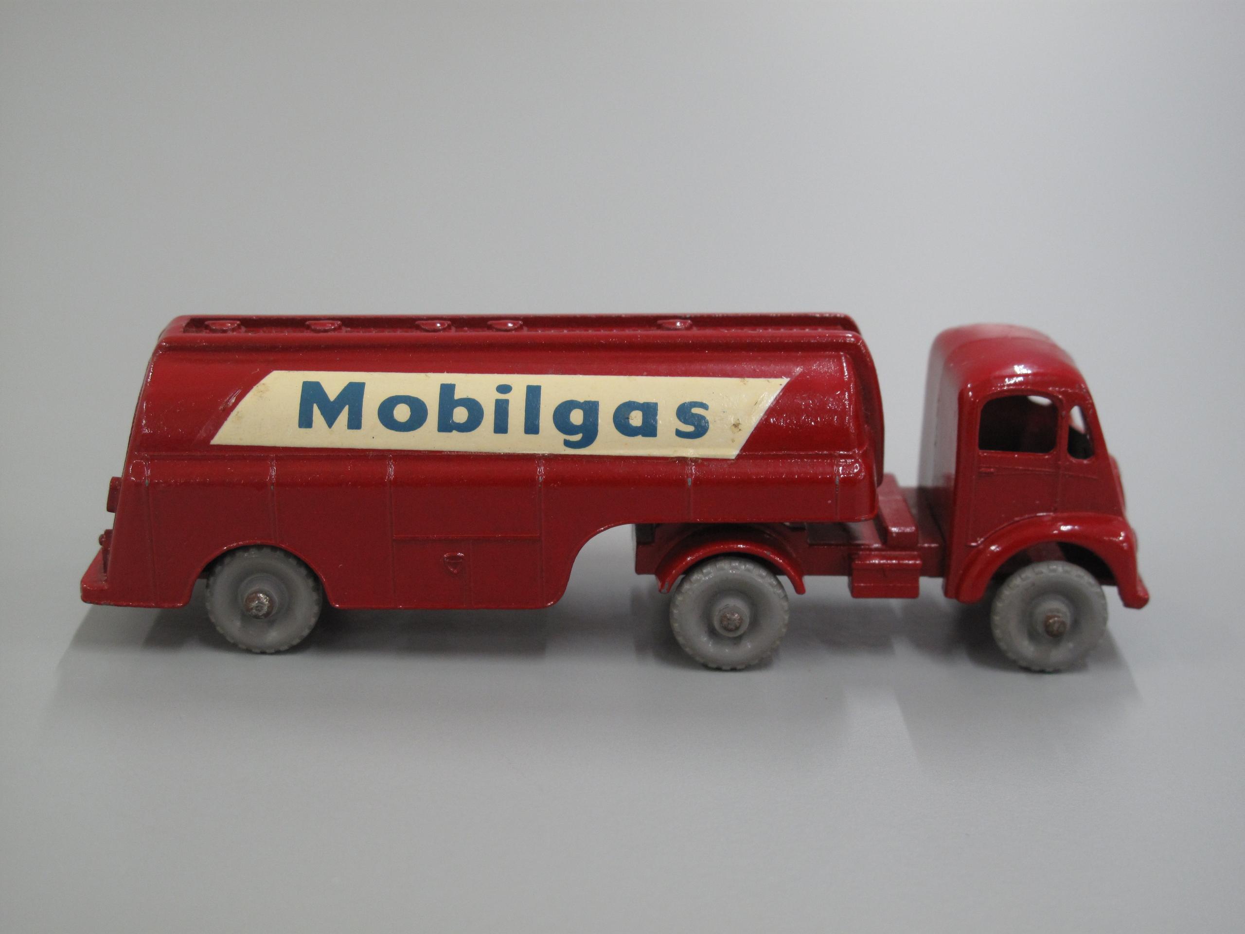 ゆ*ん様 Matchbox N98 Mobilgas タンクローリー Powerhouse Collection - Toy Matchbox M-8 Thonycroft petrol tanker
