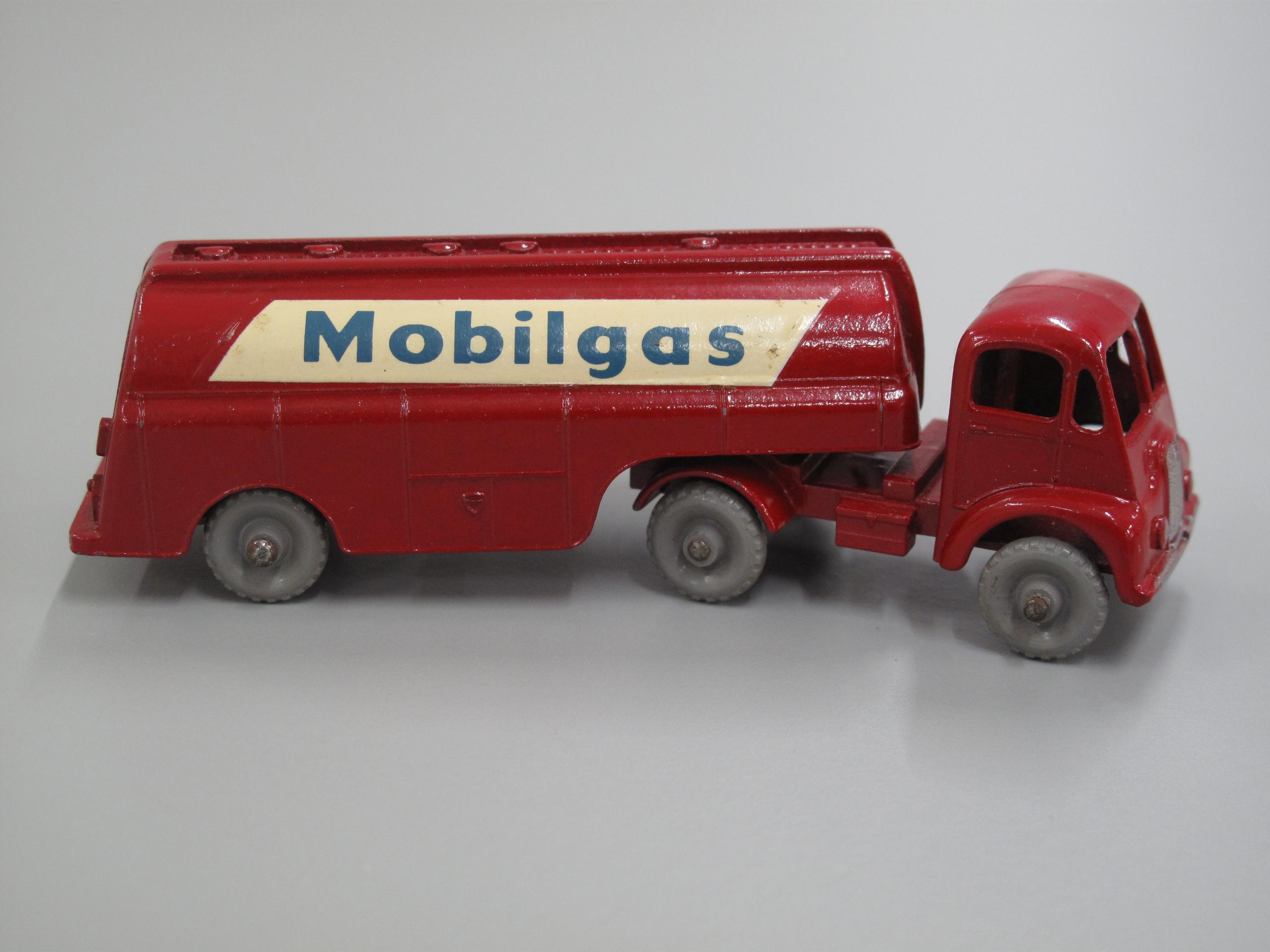 Powerhouse Collection - Toy Matchbox M-8 Thonycroft petrol tanker