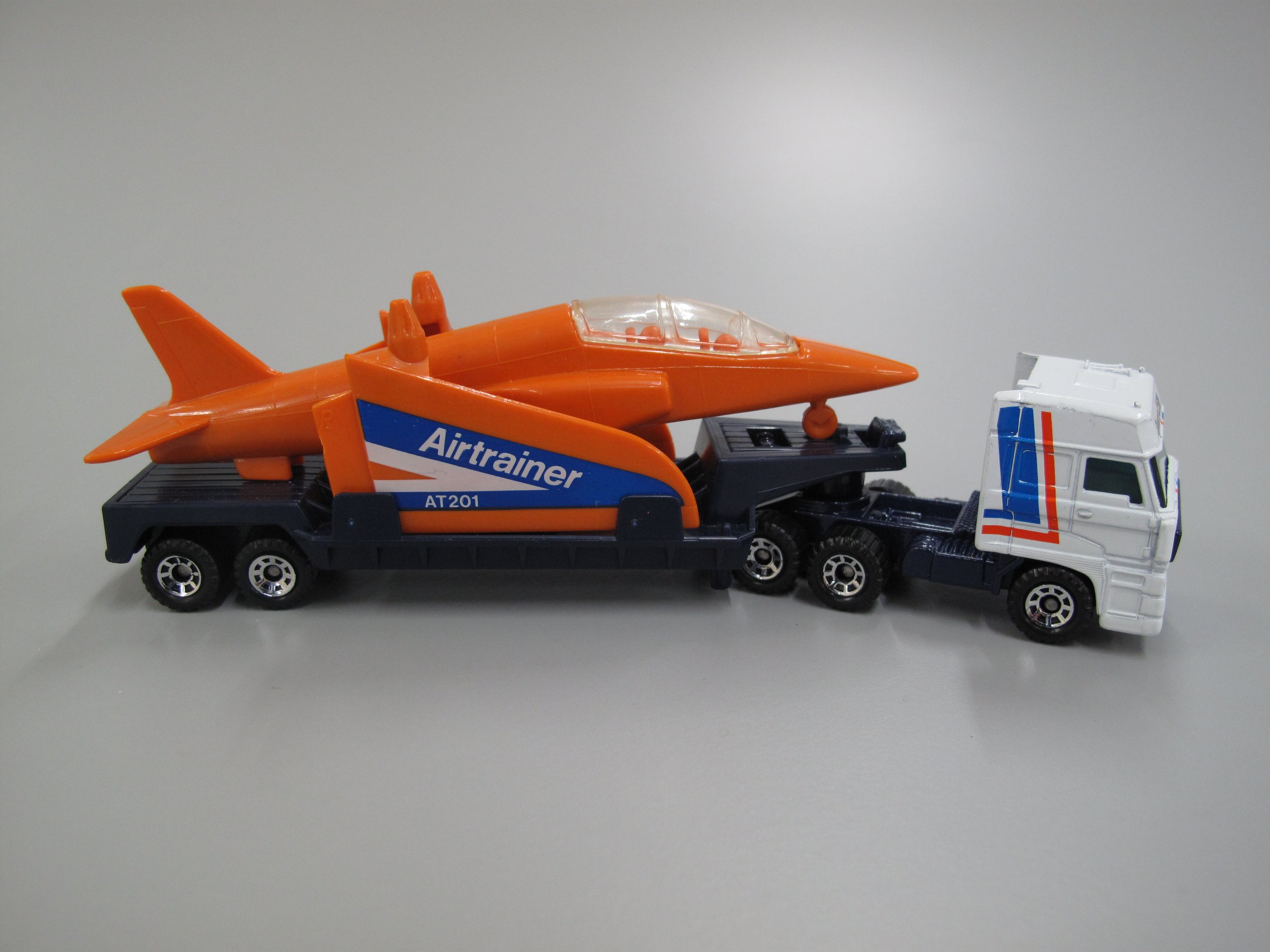 Matchbox DAF Space Cab 3300 toy prime mover