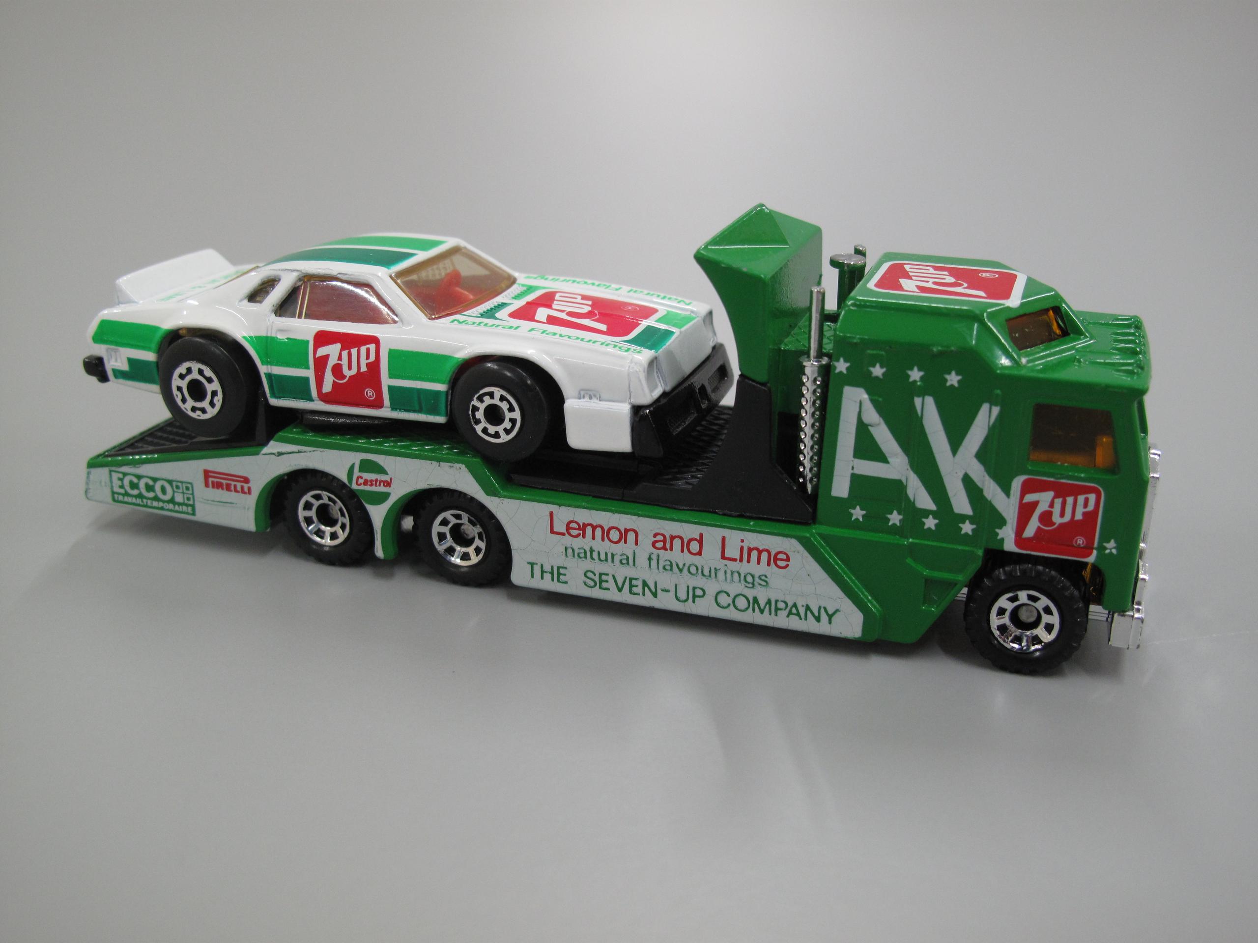 Powerhouse Collection - Matchbox Kenworth Cabover racing