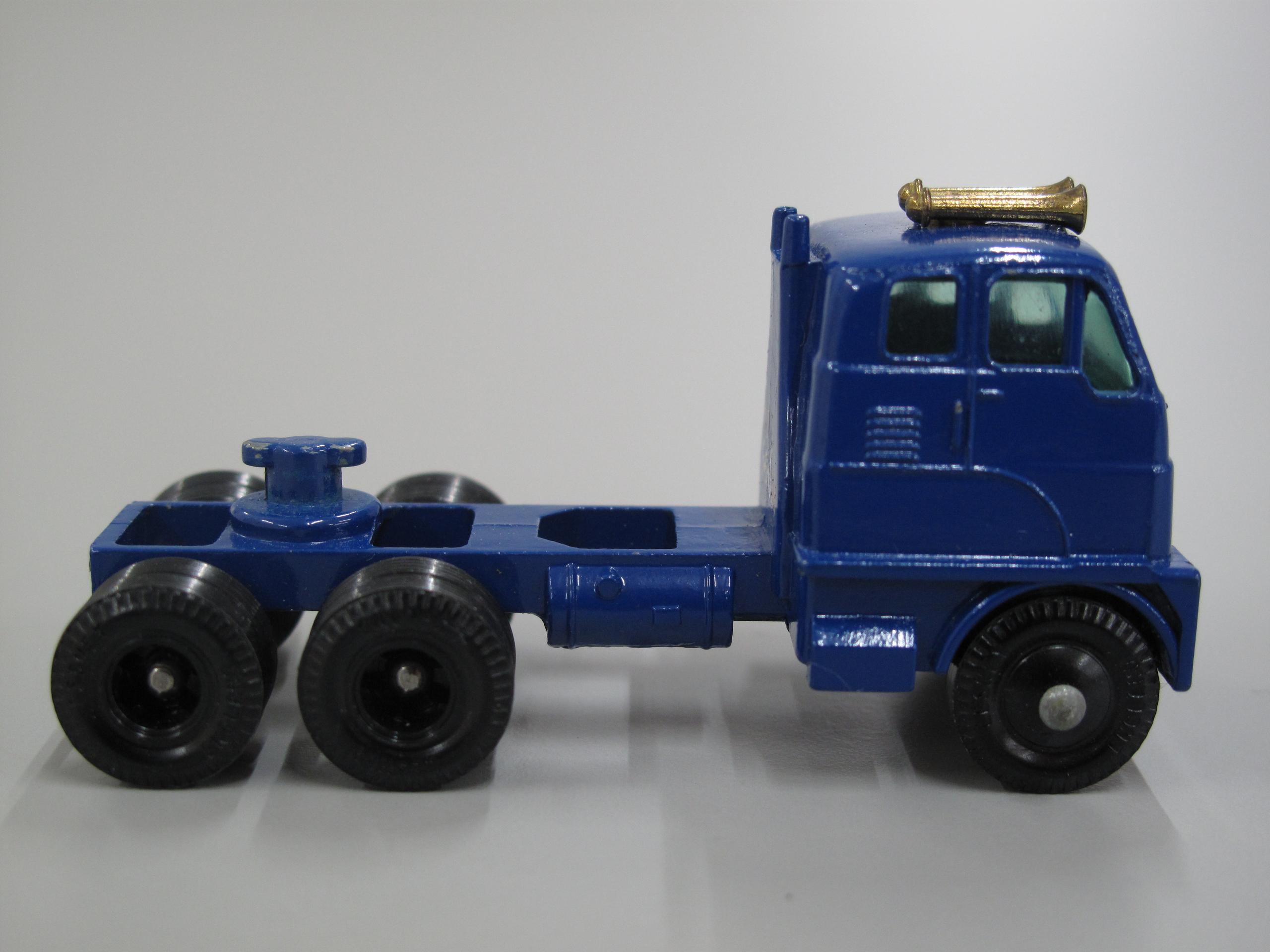 Powerhouse Collection - Toy Matchbox M-9 Hendrickson tractor with