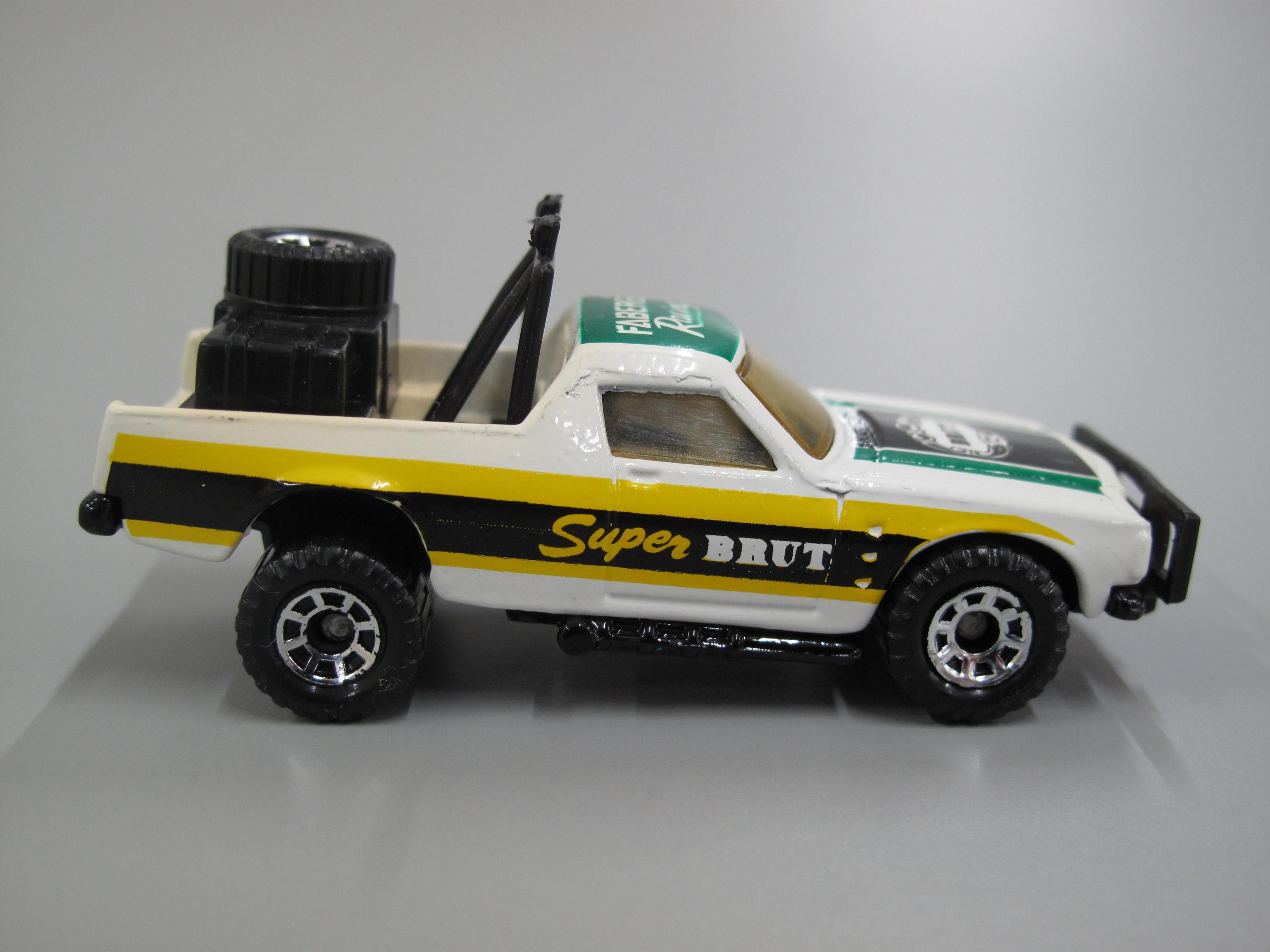 レア　MATCHBOX RUFF TREK 1977 Matchbox Ruff Trek 1977 Toy Car Case - YouTube