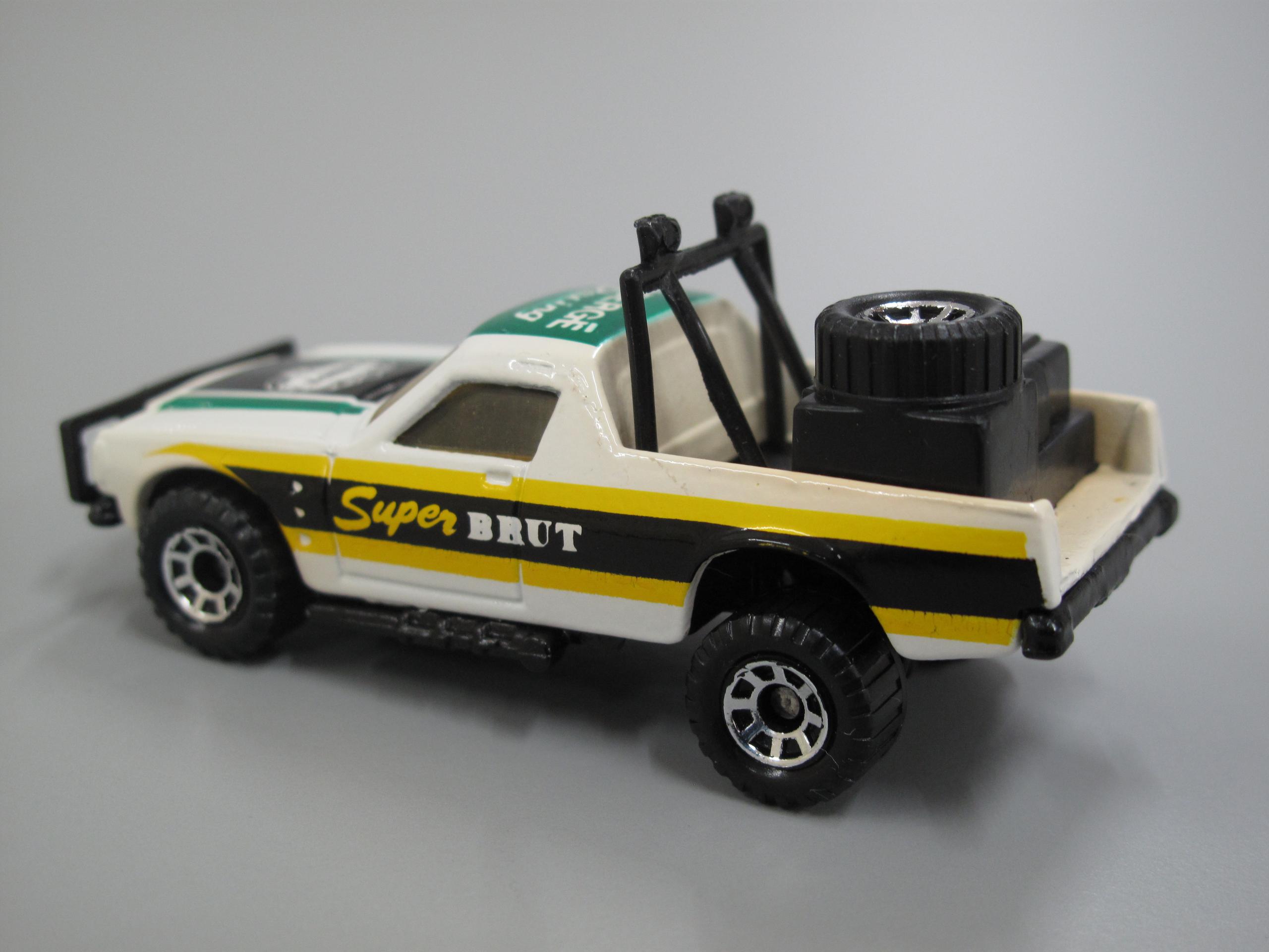 Powerhouse Collection - Matchbox Ruff Trek toy utility truck