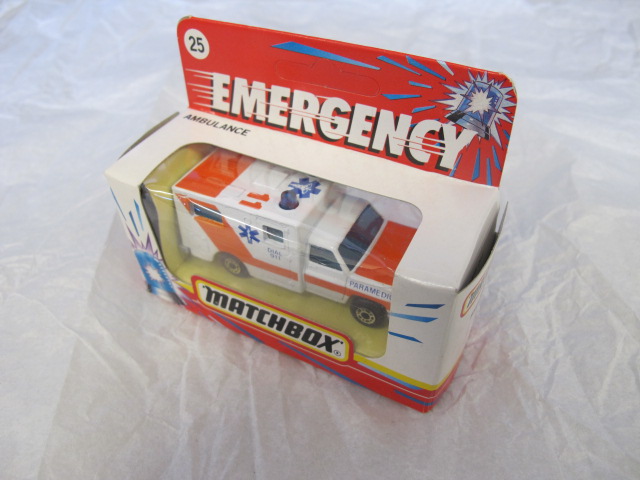 Powerhouse Collection - Matchbox ambulance, with packaging, '25 Ambulance'