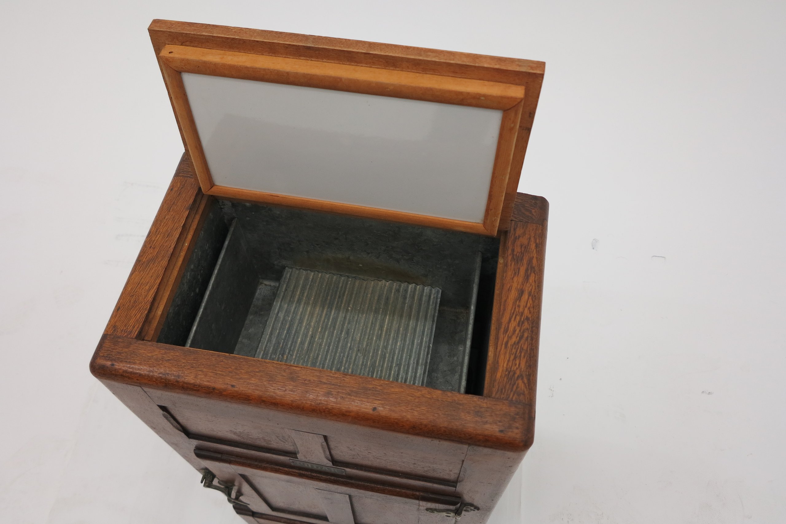 Ice chest, 1920-1930