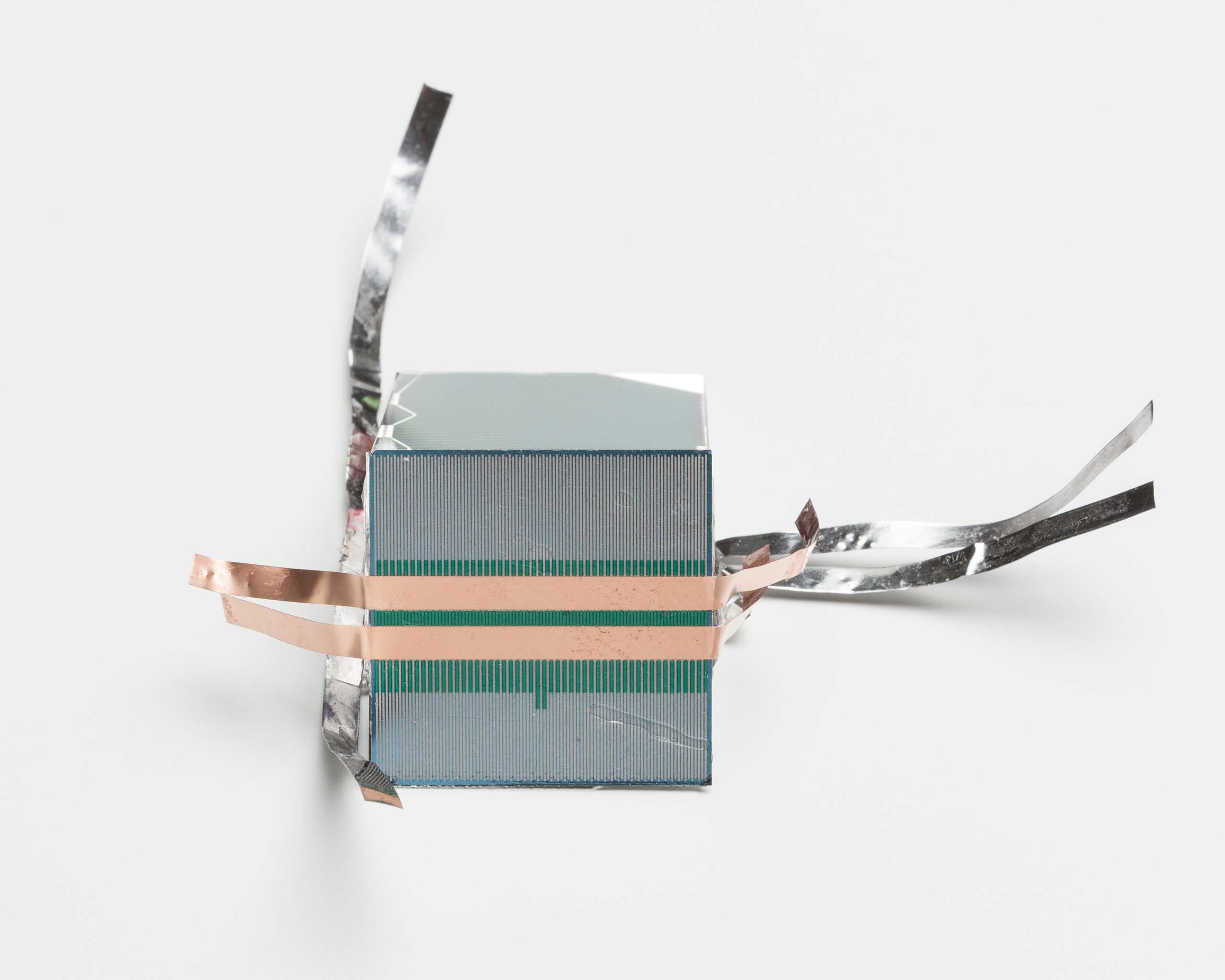 Spectrum Splitting Solar Cell Prototype