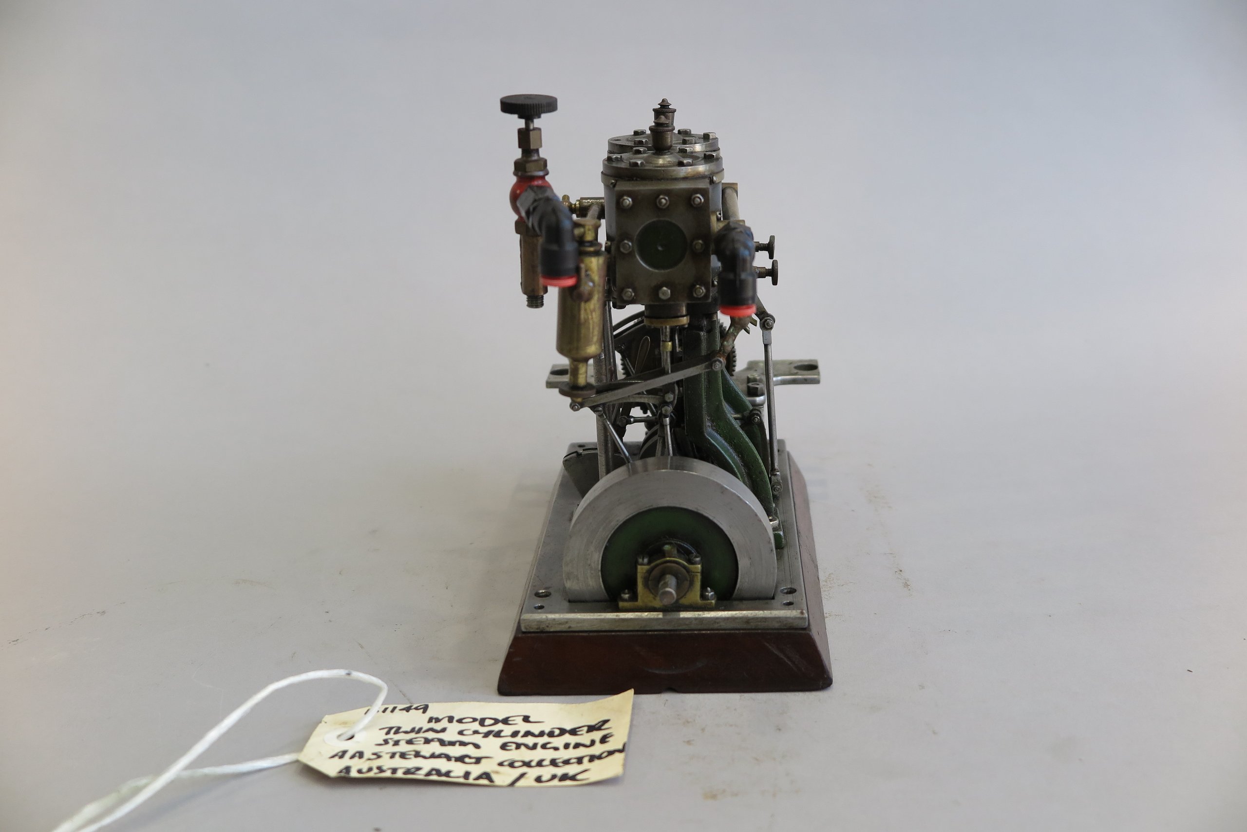 Model of twin cylinder vertical launch engine