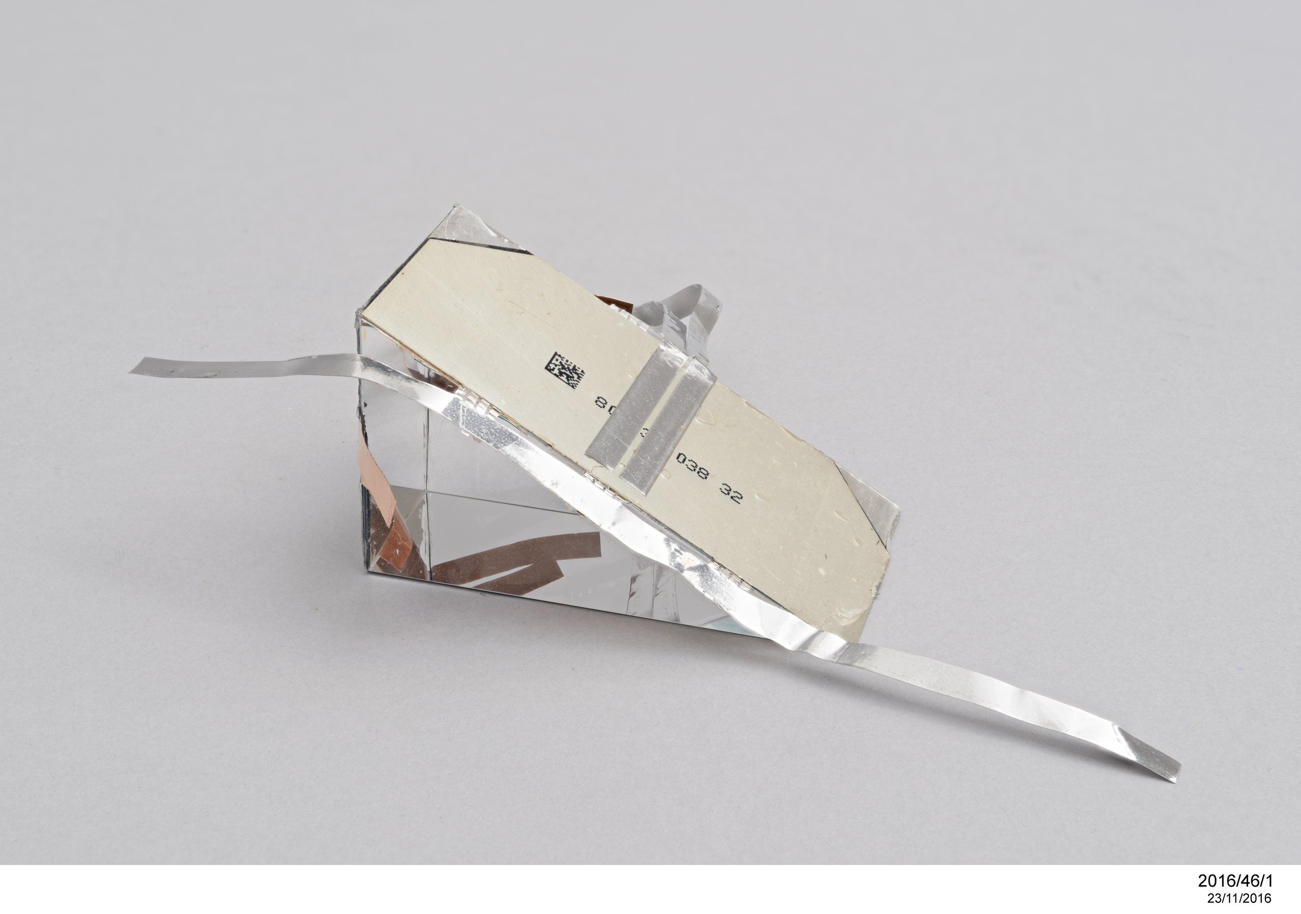 Spectrum Splitting Solar Cell Prototype