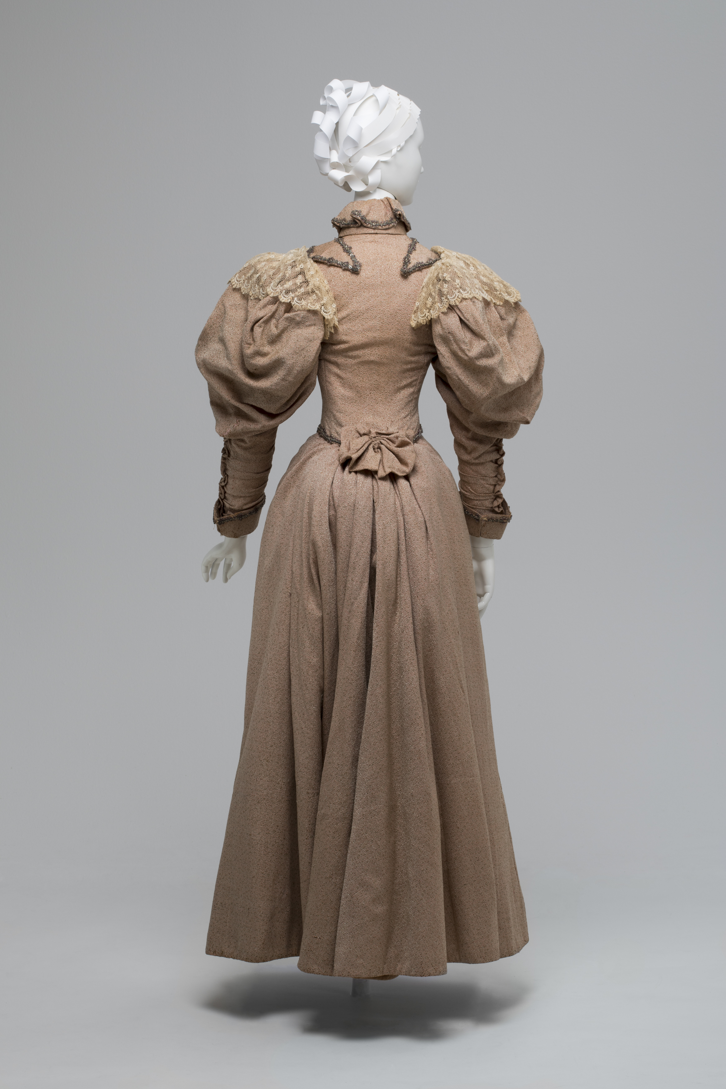 Dress worn by Elizabeth Cabrera (nee Shelley)