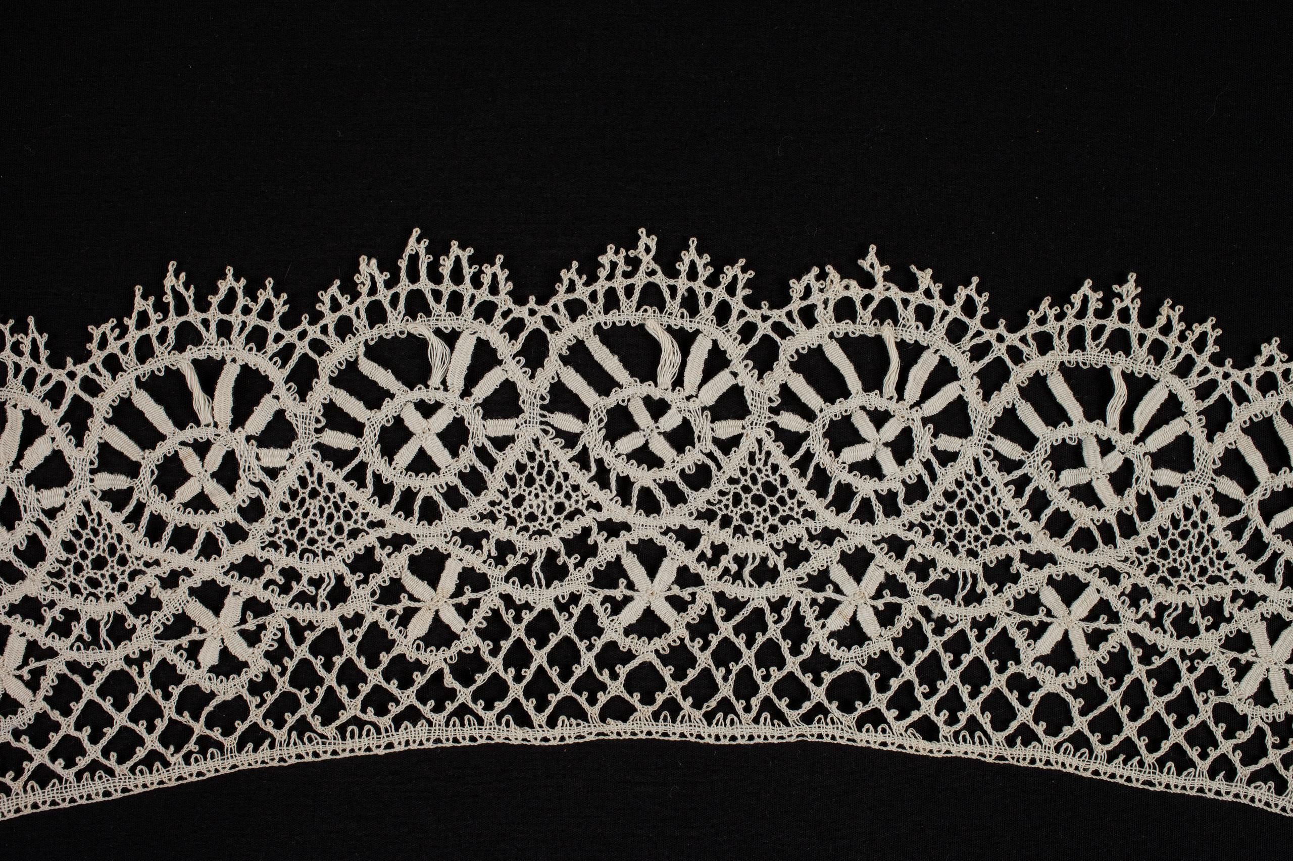 1900s Fluffy おそく Trim Maltese Lace Collar