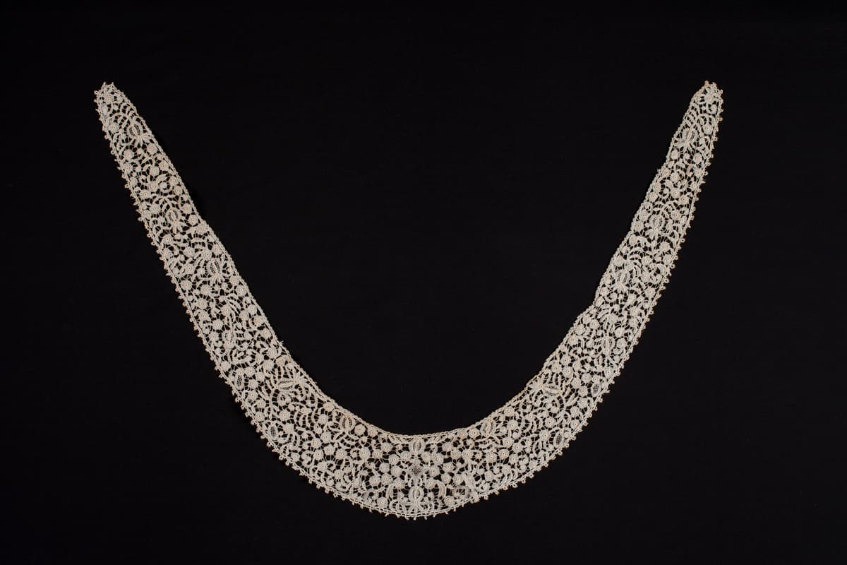 Powerhouse Collection - Rosaline Point lace collar