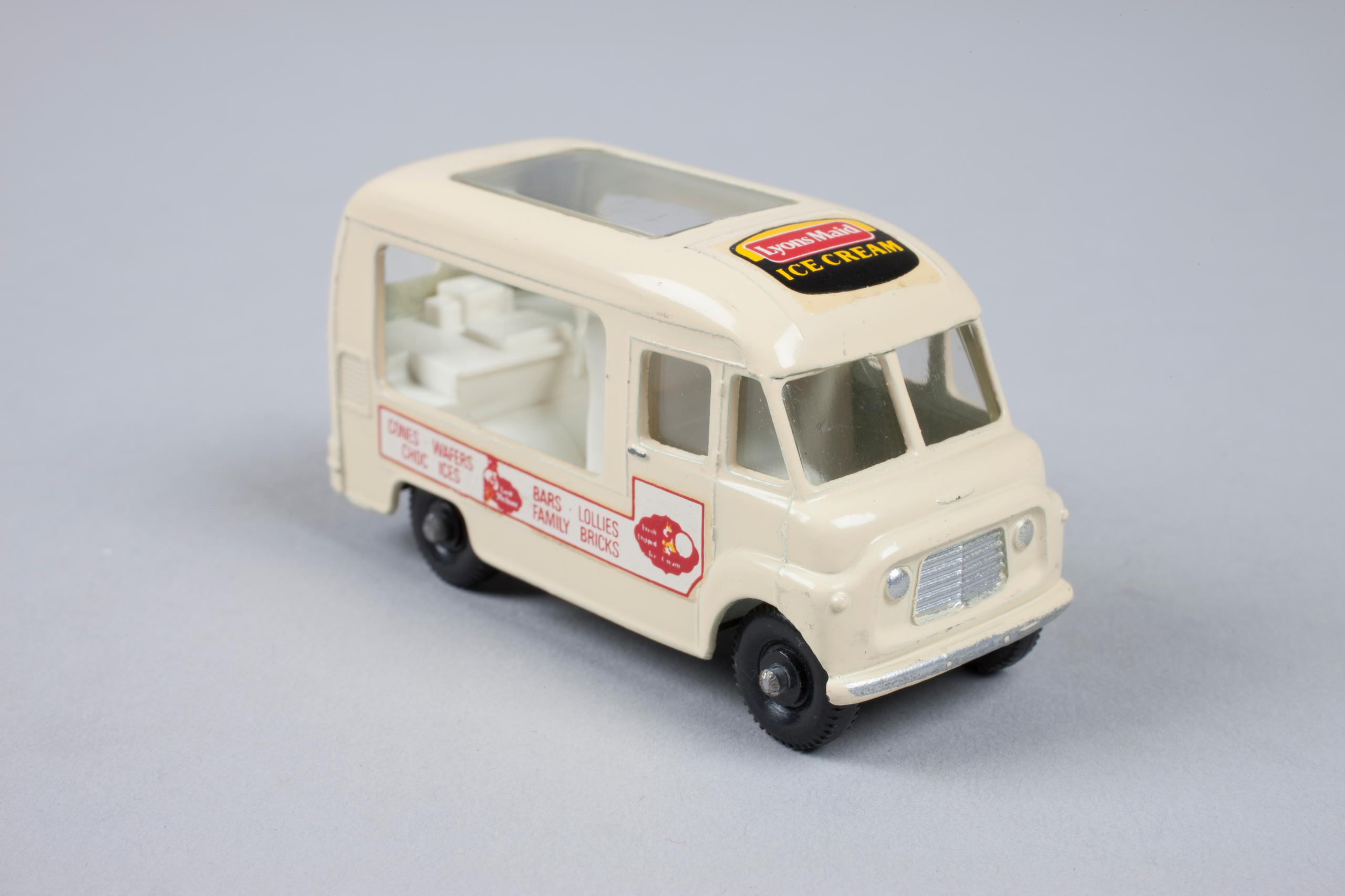 Powerhouse Collection - Matchbox van 'Commer ice cream canteen'
